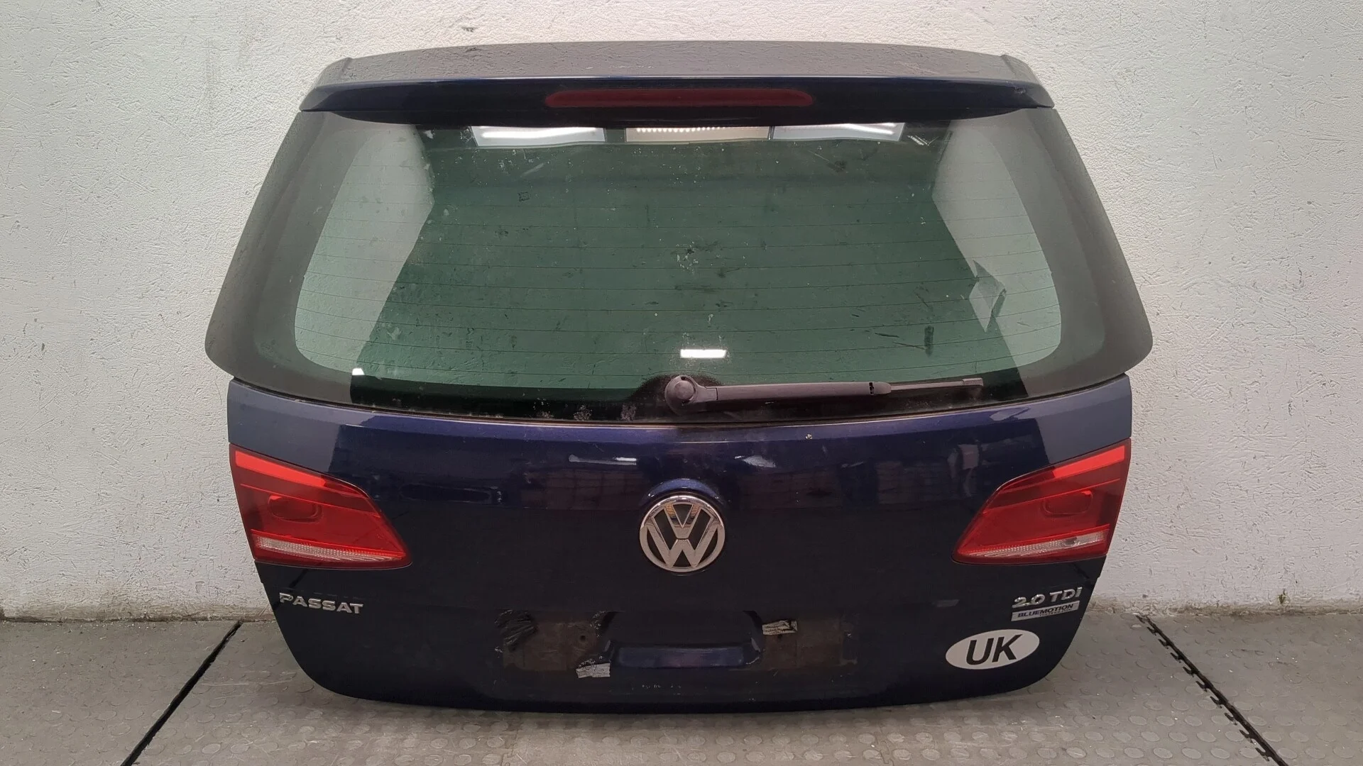 Крышка (дверь) багажника Volkswagen Passat 7 2010-2015 Европа КПП 6-ст.мех.(МКПП) CFFB Дизель 2 л TDI