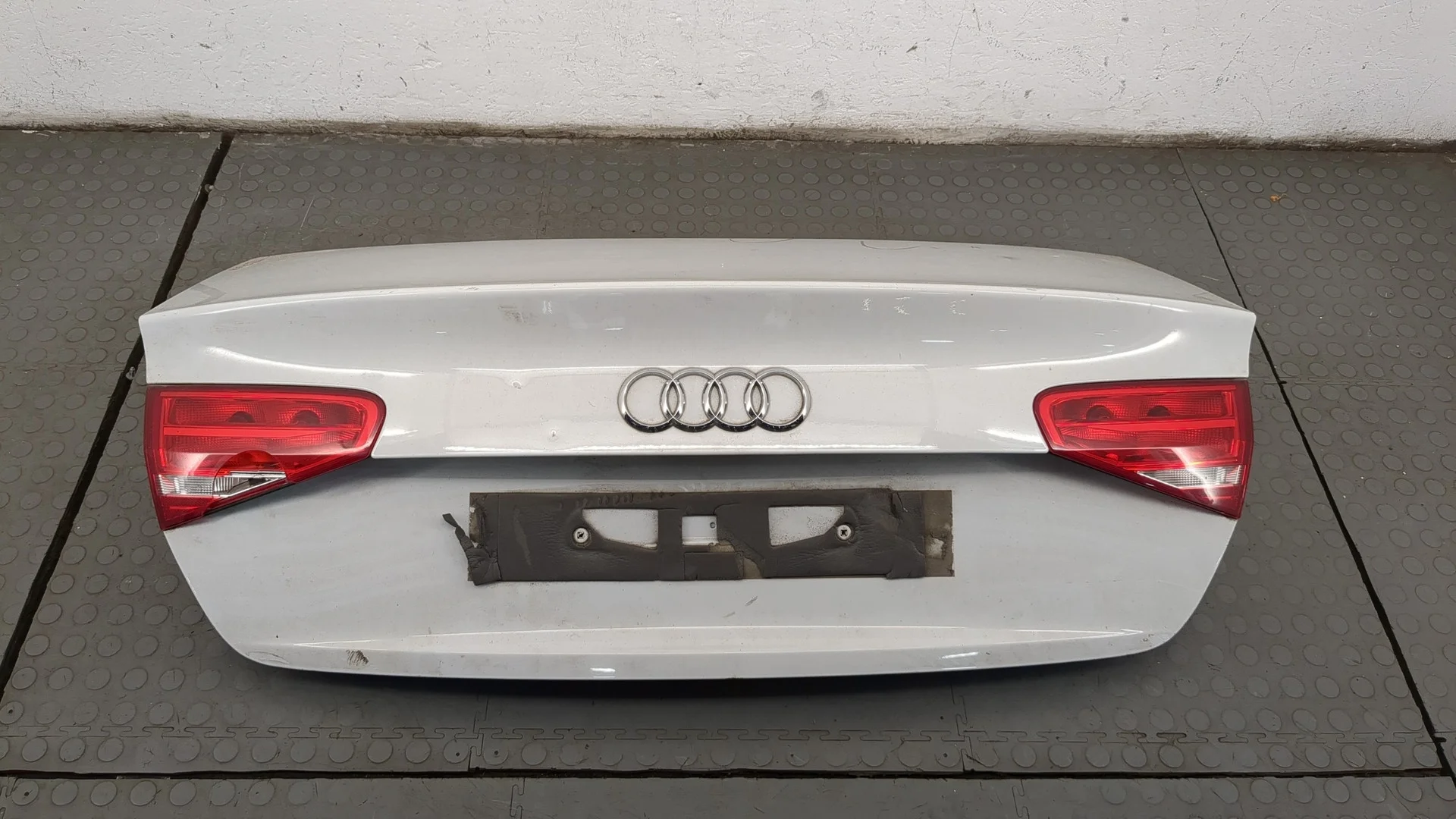 Крышка (дверь) багажника Audi A4 (B8) 2007-2015 КПП 6-ст.мех.(МКПП) CJCB Дизель 2 л TDI