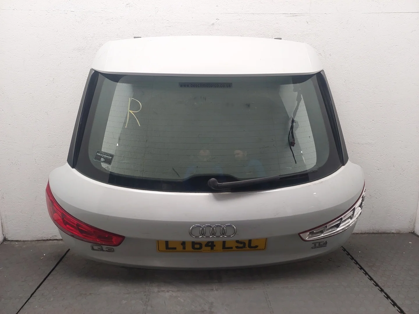 Крышка (дверь) багажника Audi Q3 2011-2018 КПП 6-ст.мех 4х4 (МКПП) CFFB Дизель 2 л TDI