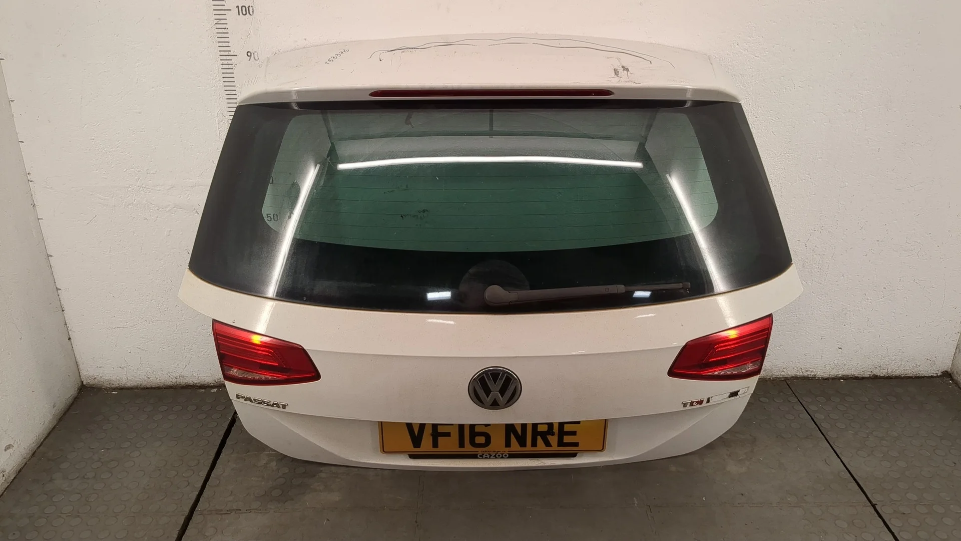 Крышка (дверь) багажника Volkswagen Passat 8 2015-2025 КПП 6-ст.мех.(МКПП) DCXA Дизель 1.6 л TDI