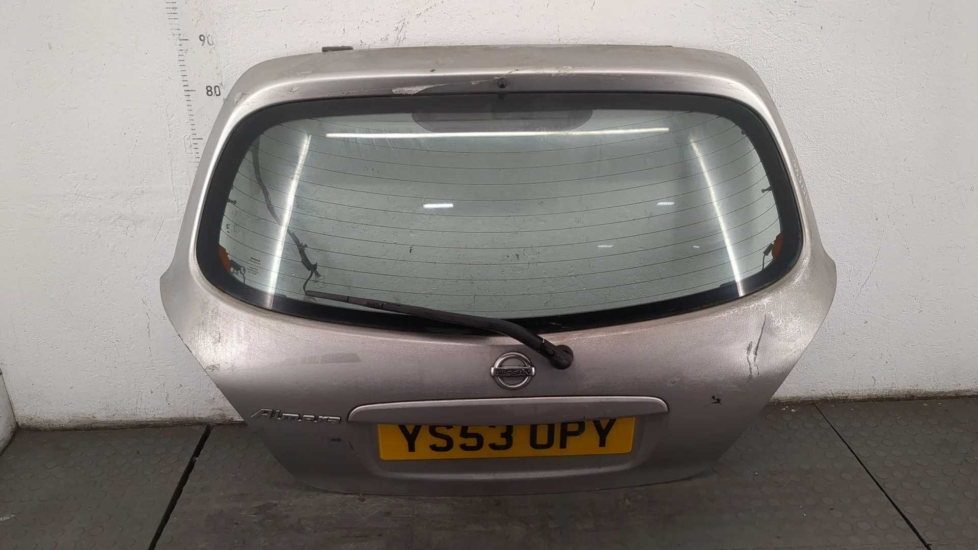 Крышка (дверь) багажника Nissan Almera N16 2000-2006 КПП 5-ст.мех.(МКПП) QG15DE Бензин 1.5 л Инжектор