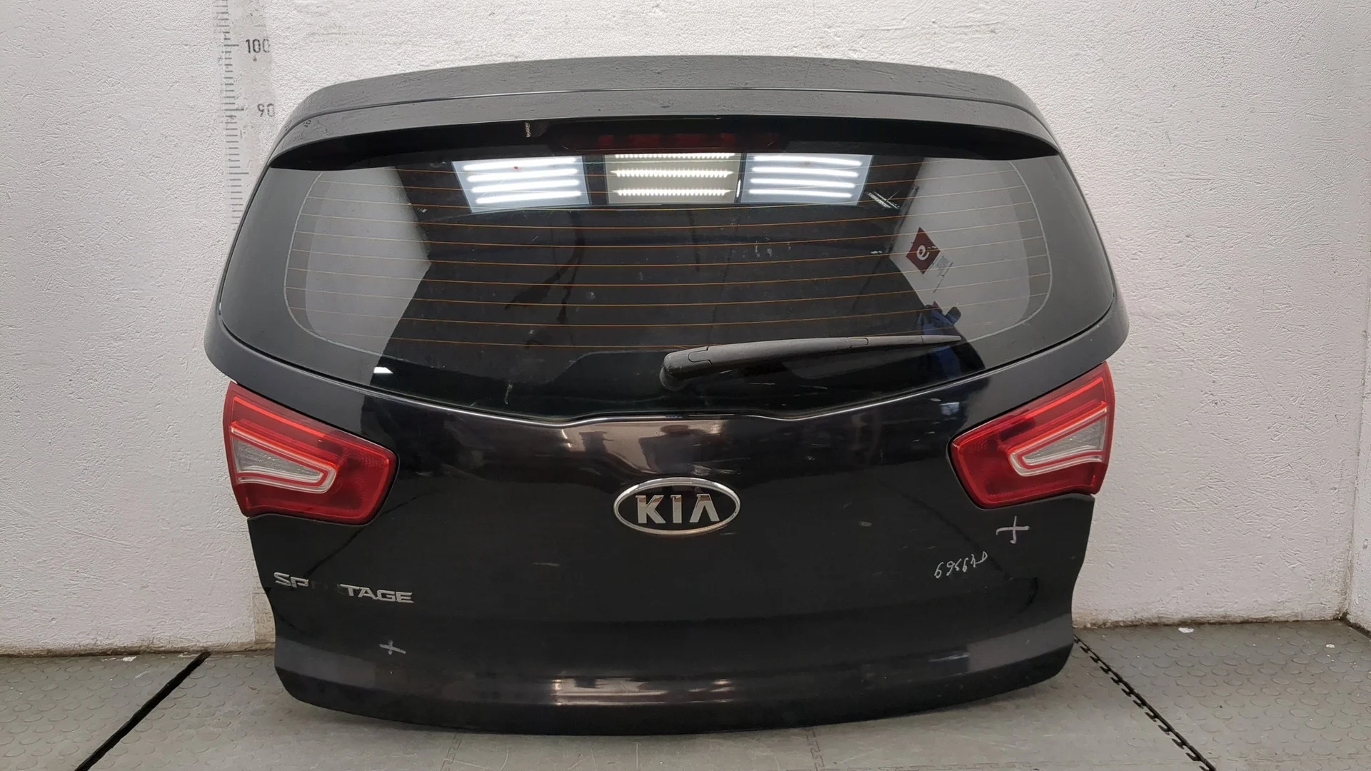 Крышка (дверь) багажника Kia Sportage 2010-2016 КПП 6-ст.мех.(МКПП) G4FD Бензин 1.6 л GDI