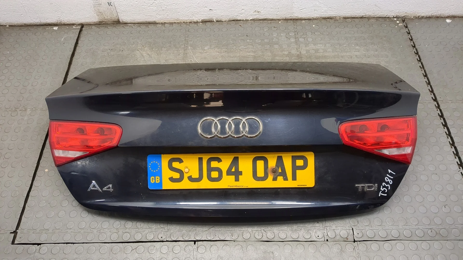 Крышка (дверь) багажника Audi A4 (B8) 2007-2015 КПП 6-ст.мех.(МКПП) CJCB Дизель 2 л TDI