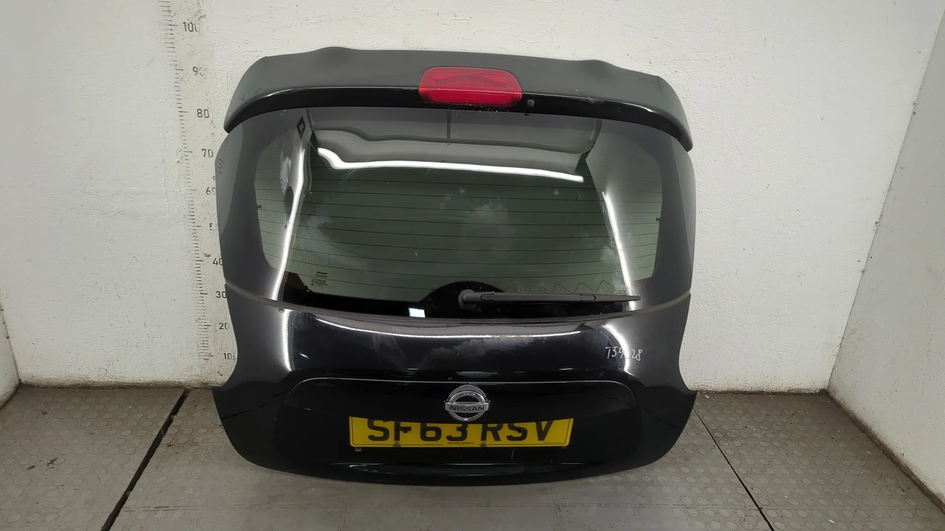 Крышка (дверь) багажника Nissan Juke 2010-2019 КПП 5-ст.мех.(МКПП) HR16DE Бензин 1.6 л Инжектор