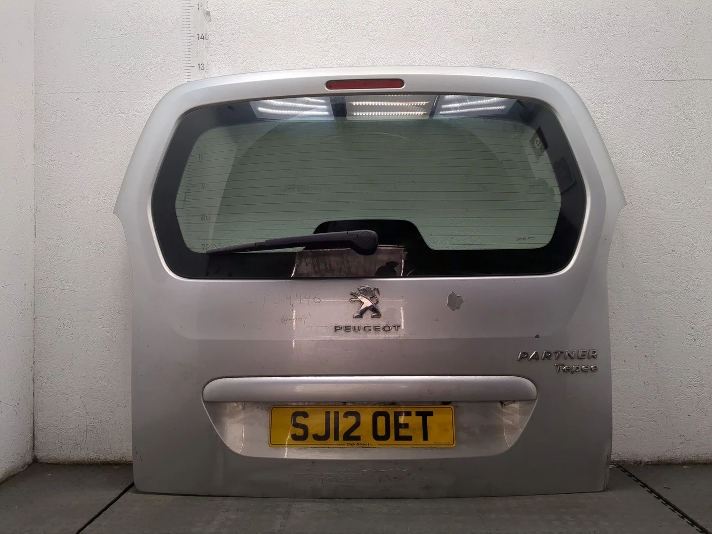 Крышка (дверь) багажника Peugeot Partner 2012-2015 КПП 5-ст.мех.(МКПП) 9HP Дизель 1.6 л HDI