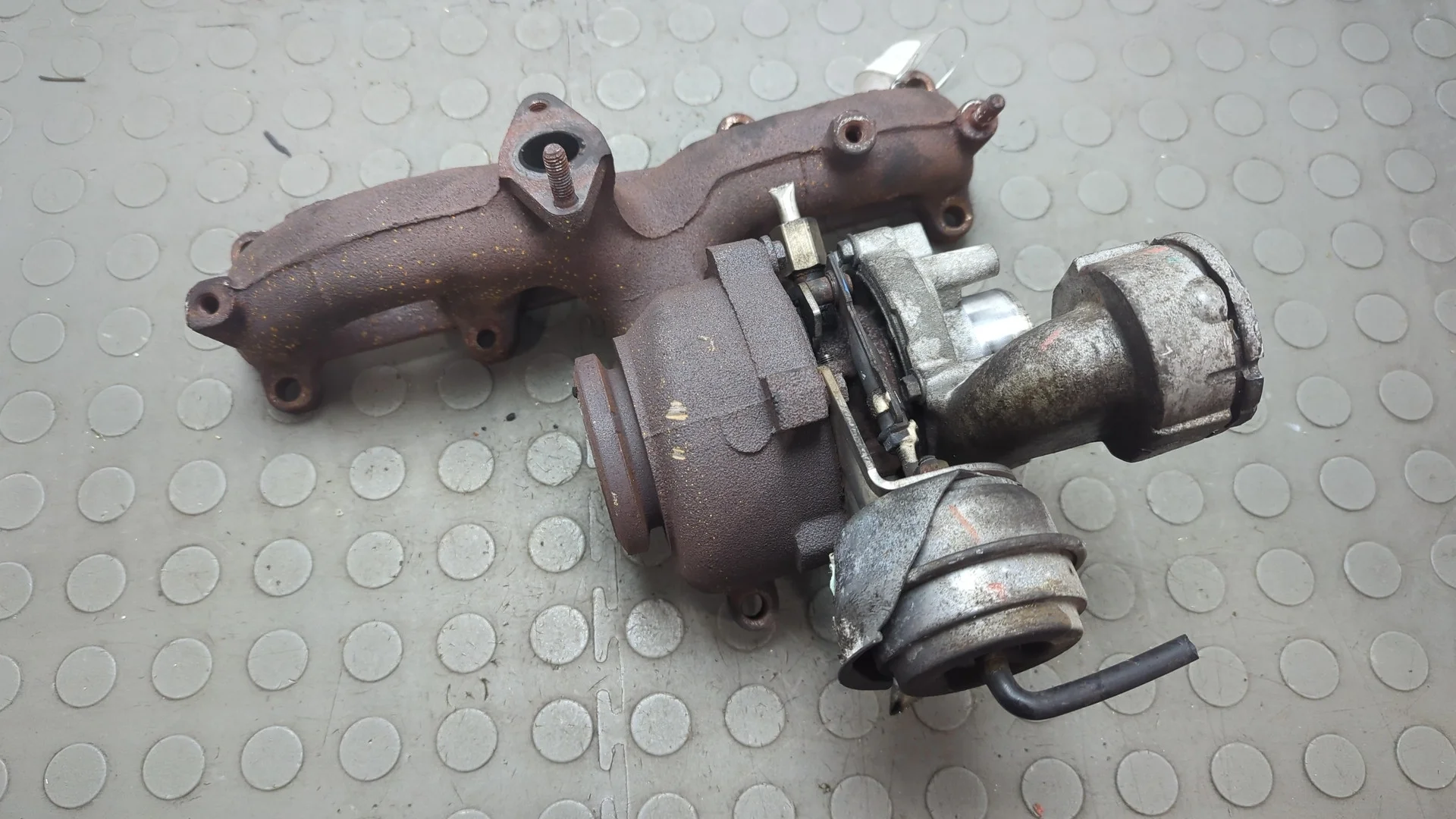 Турбина Volkswagen Jetta 5 2005-2011 КПП-робот (РКПП) BXE Дизель 1.9 л TDI