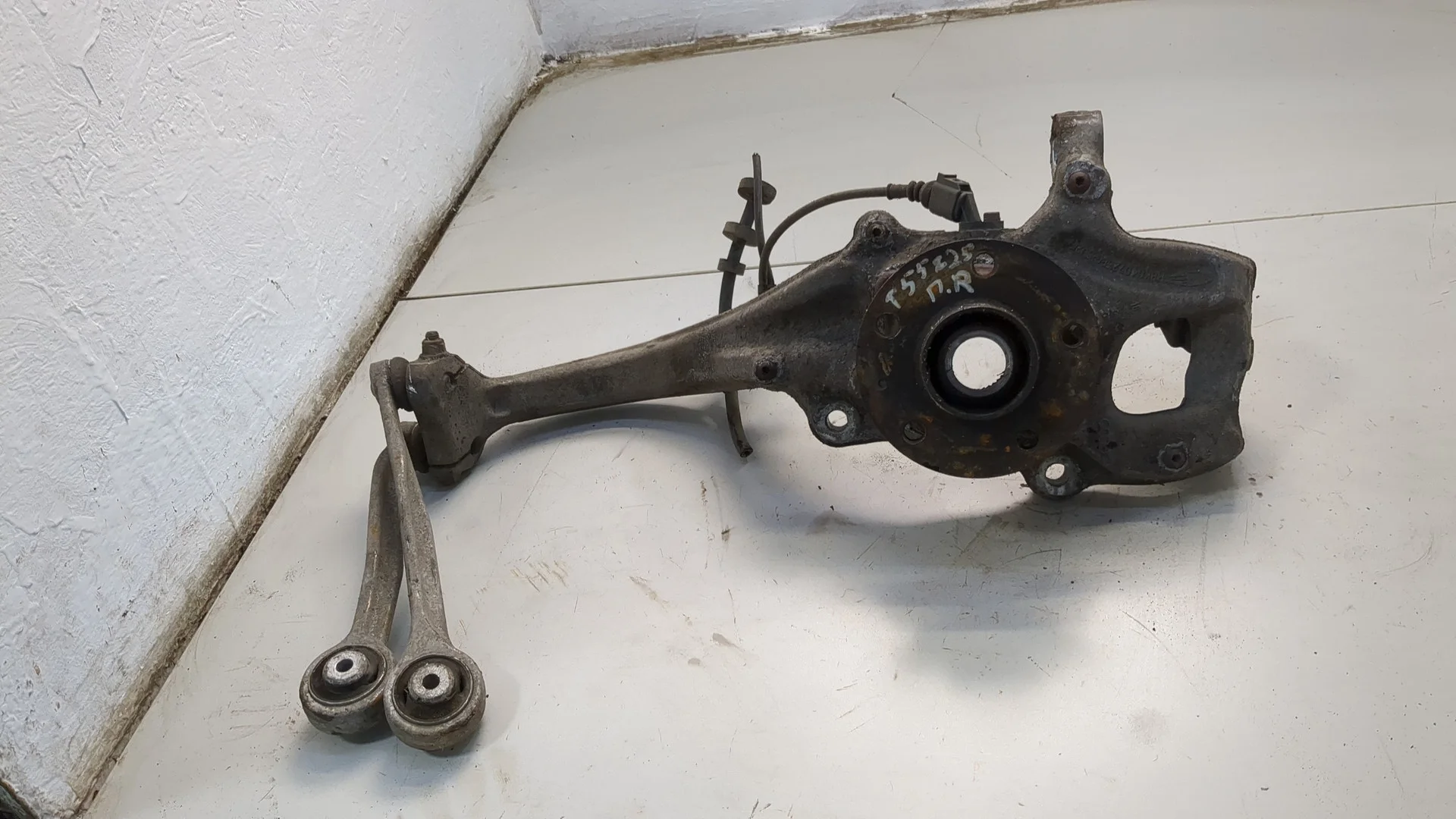 Ступица (кулак, цапфа) Audi A4 (B8) 2007-2015 КПП 6-ст.мех.(МКПП) CAGB Дизель 2 л TDI