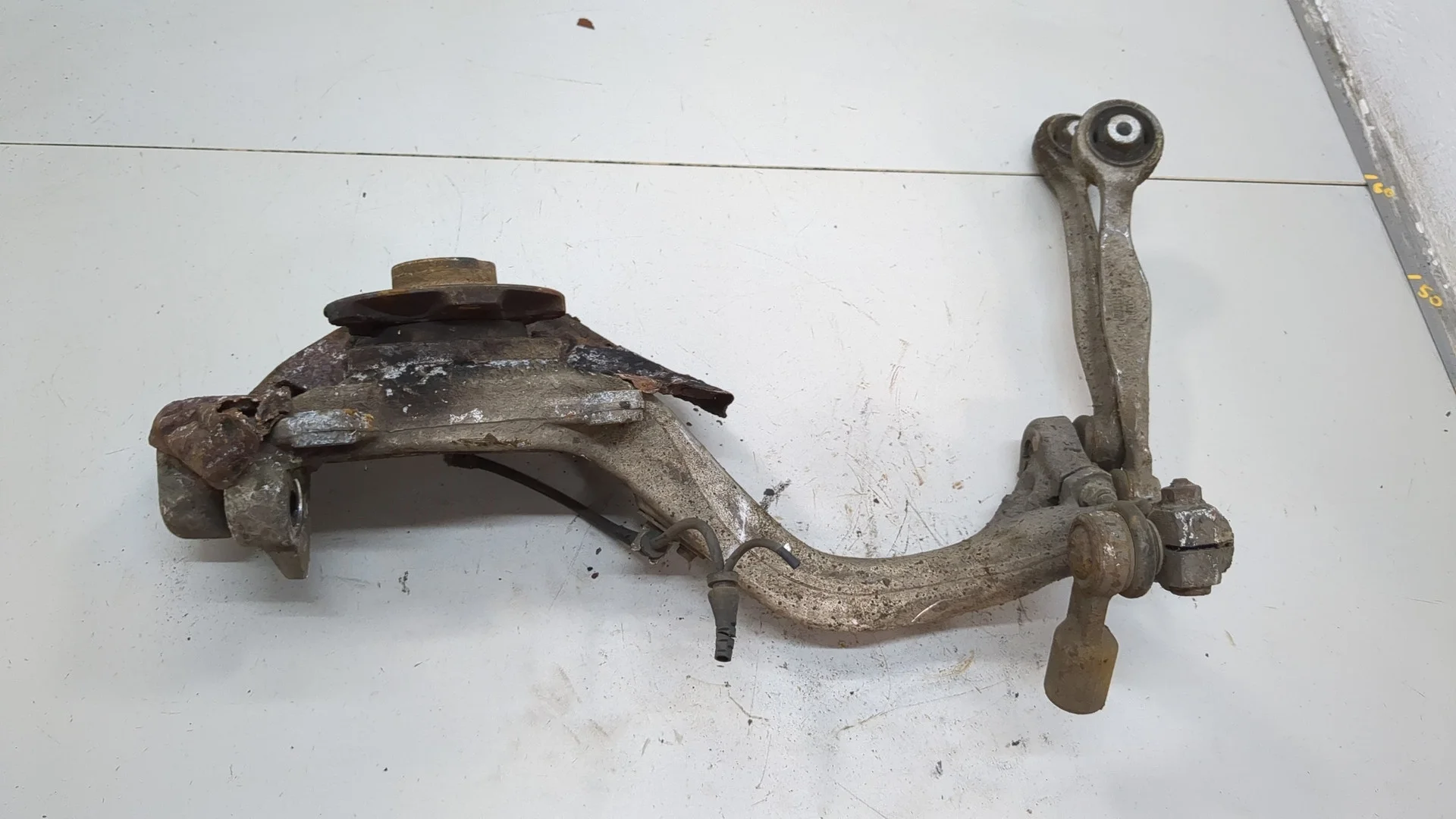 Ступица (кулак, цапфа) Audi A4 (B6) 2000-2006 КПП 5-ст.мех.(МКПП) BDV Бензин 2.4 л Инжектор