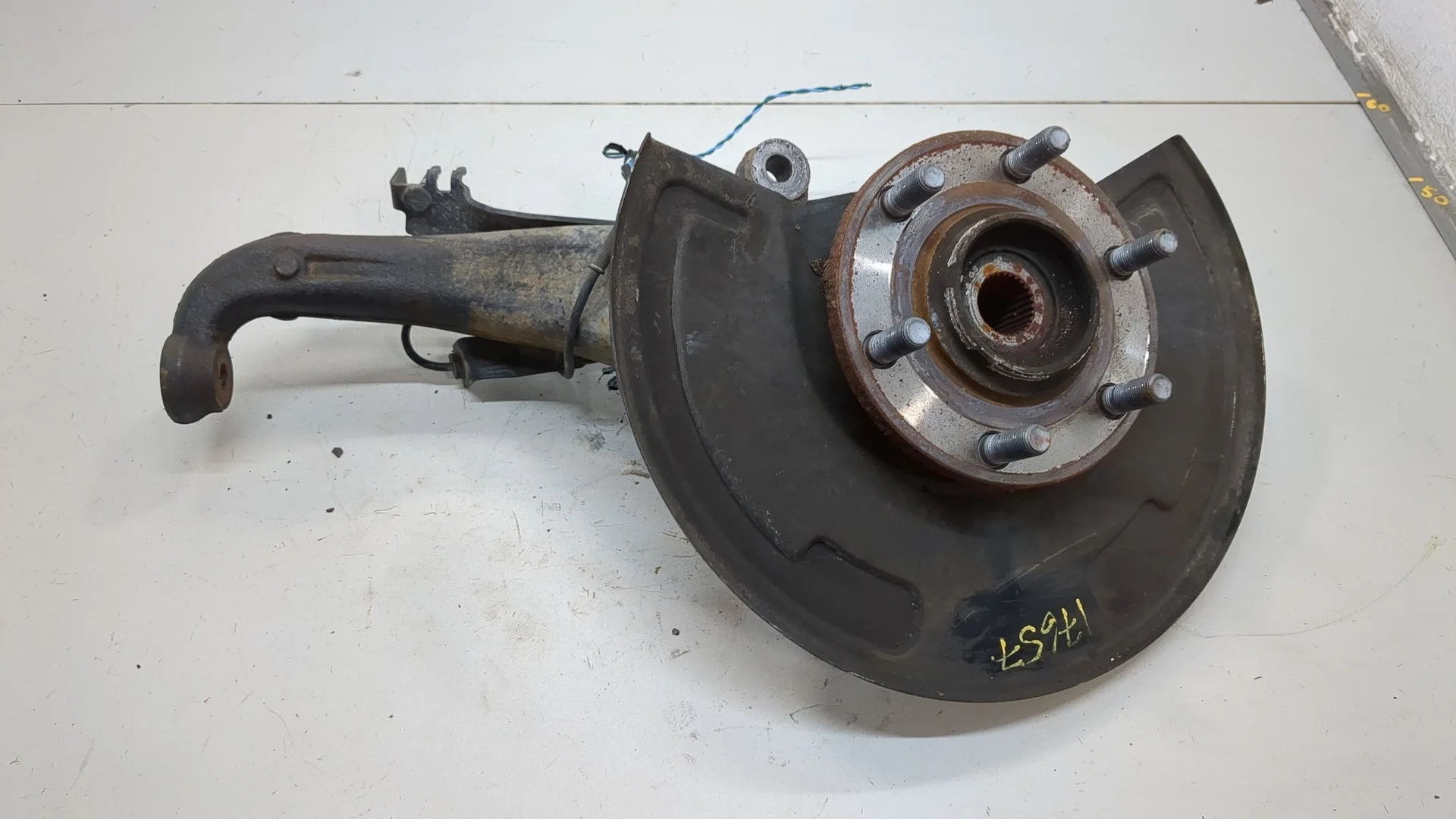 Ступица (кулак, цапфа) Infiniti QX80 2014-2017 КПП автомат 4х4 (АКПП) VK56VD Бензин 5.6 л Инжектор