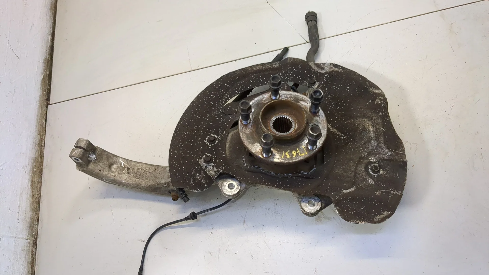 Ступица (кулак, цапфа) Volkswagen Touareg 2010-2014 КПП автомат 4х4 (АКПП) CGFA Гибридный 3 л FSI