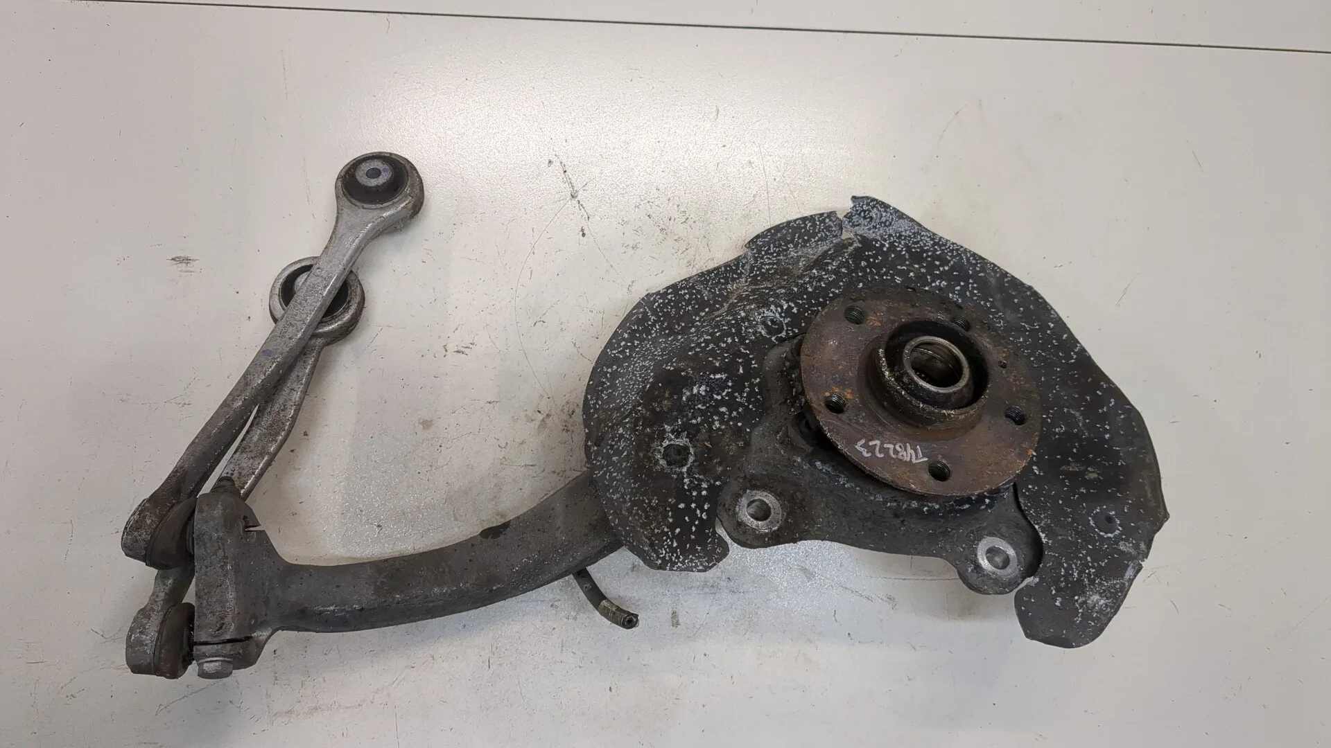 Ступица (кулак, цапфа) Audi A4 (B8) 2007-2015 КПП вариатор CJCA Дизель 2 л TDI