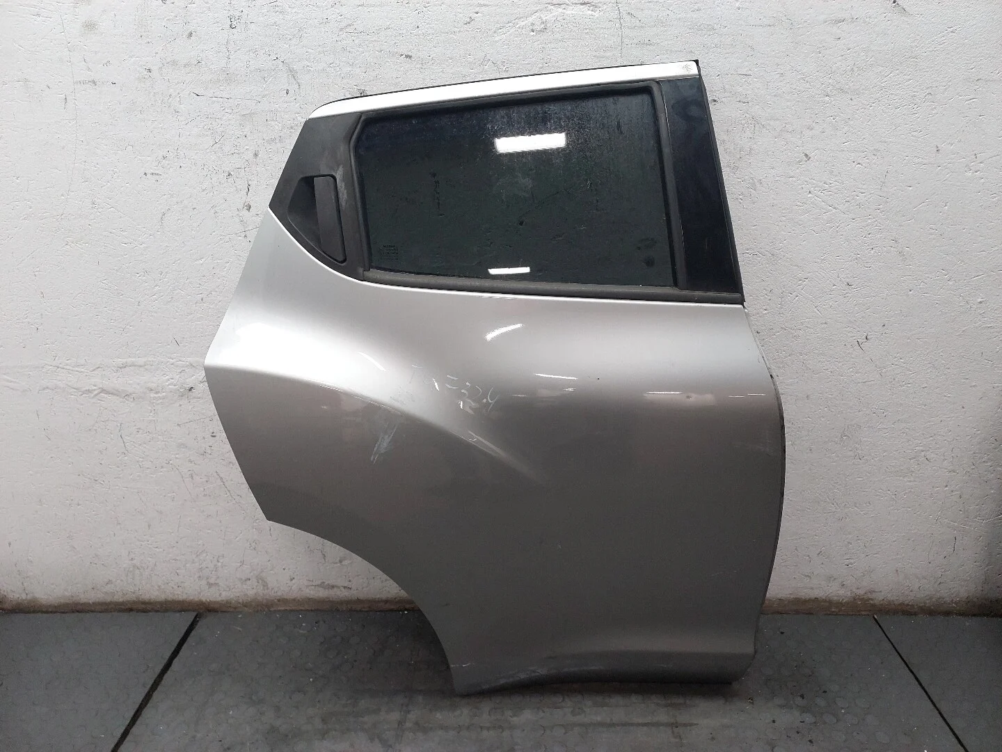 Дверь боковая (легковая) Nissan Juke 2010-2019 КПП 5-ст.мех.(МКПП) HRA2DDT Бензин 1.2 л Турбо-инжектор