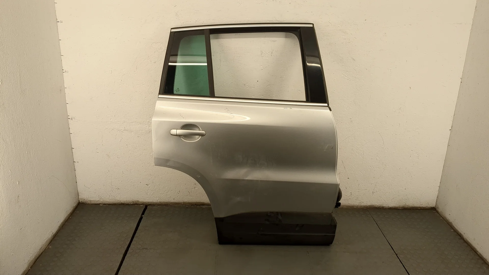 Дверь боковая (легковая) Volkswagen Tiguan 2007-2011 КПП 6-ст.мех 4х4 (МКПП) CBAB Дизель 2 л TDI