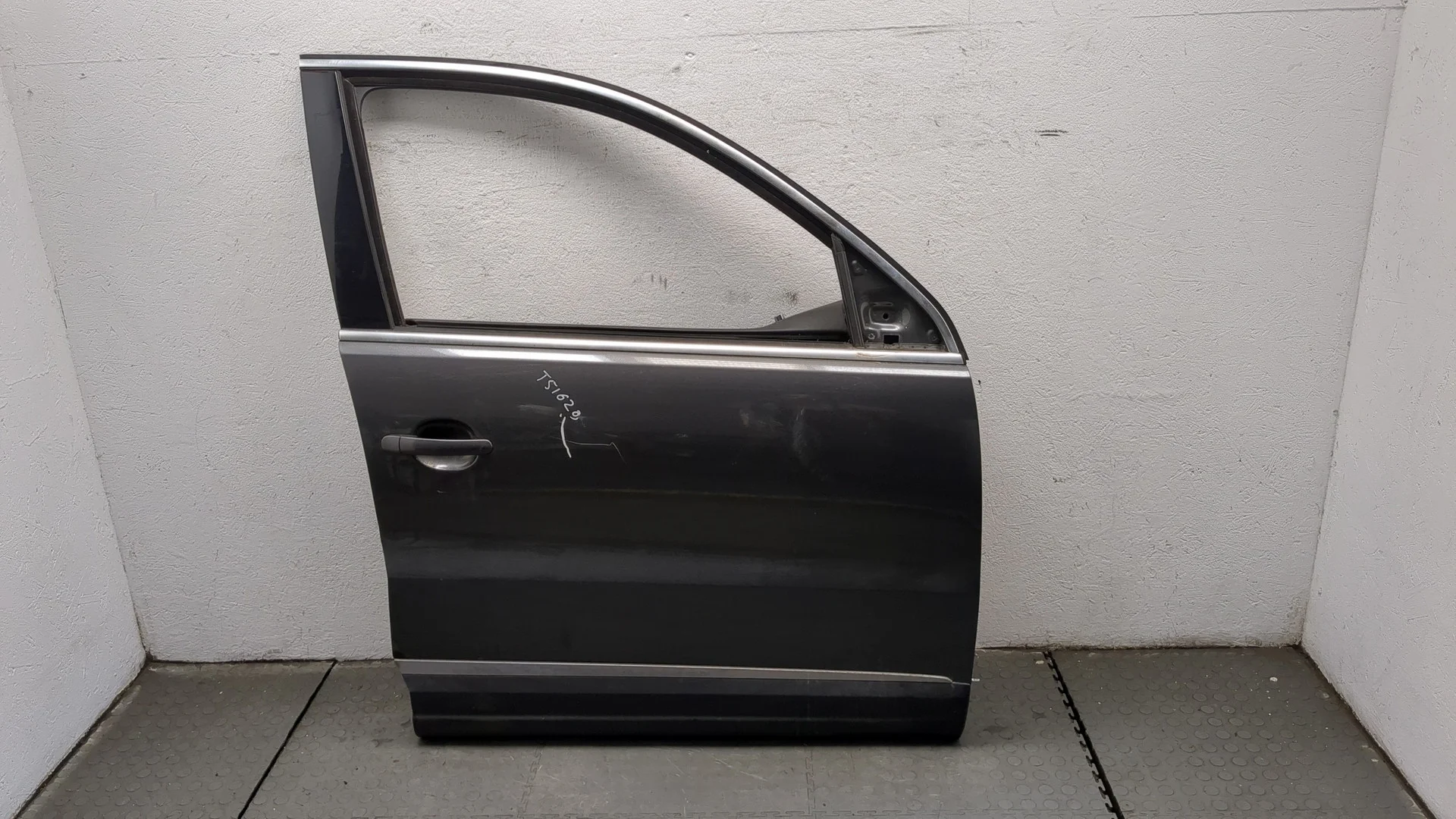 Дверь боковая (легковая) Volkswagen Tiguan 2011-2018 КПП автомат 4х4 (АКПП) CFFB Дизель 2 л TDI