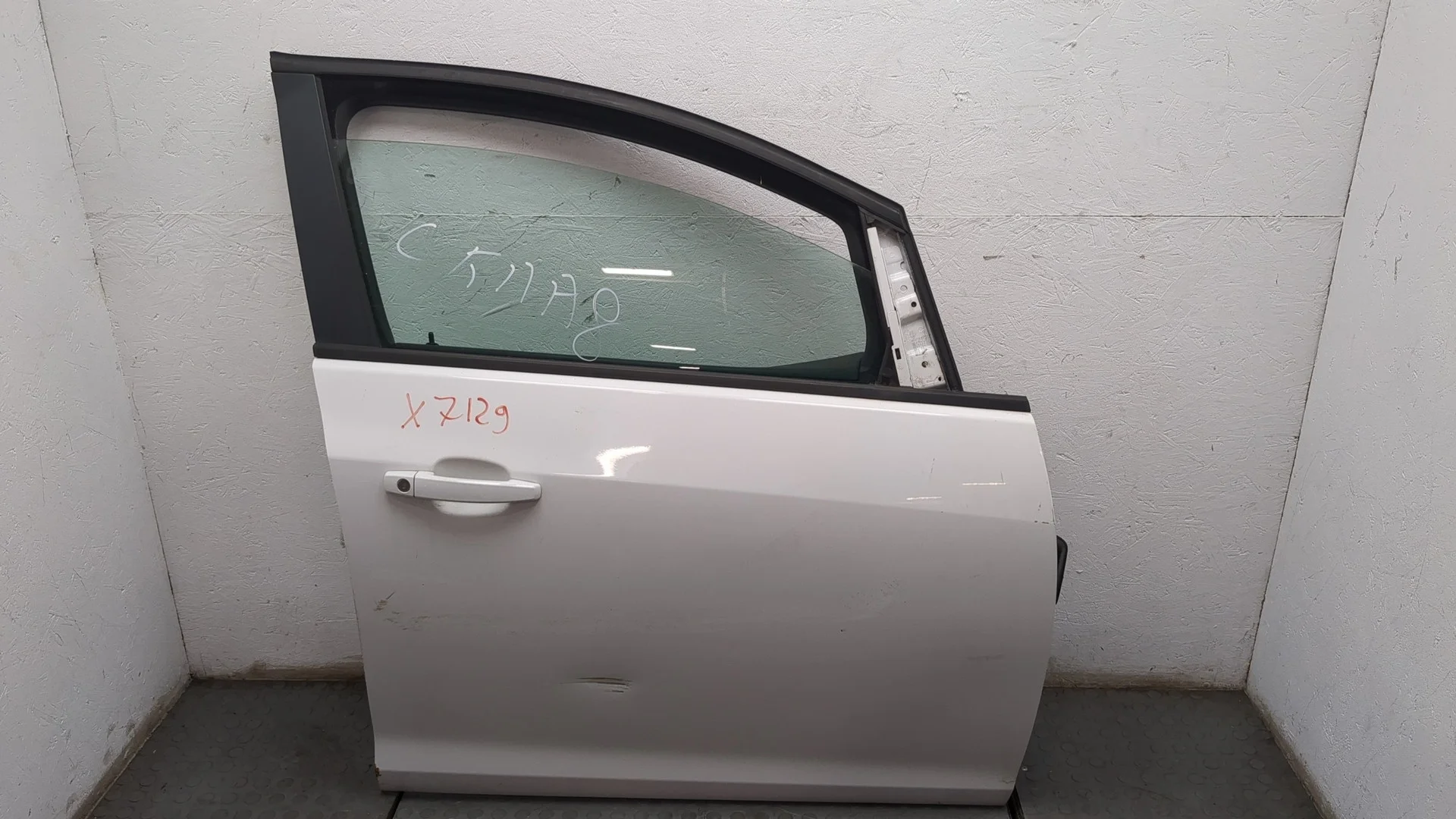 Дверь боковая (легковая) Opel Astra J 2010-2017 КПП 5-ст.мех.(МКПП) A14XER Бензин 1.4 л Инжектор