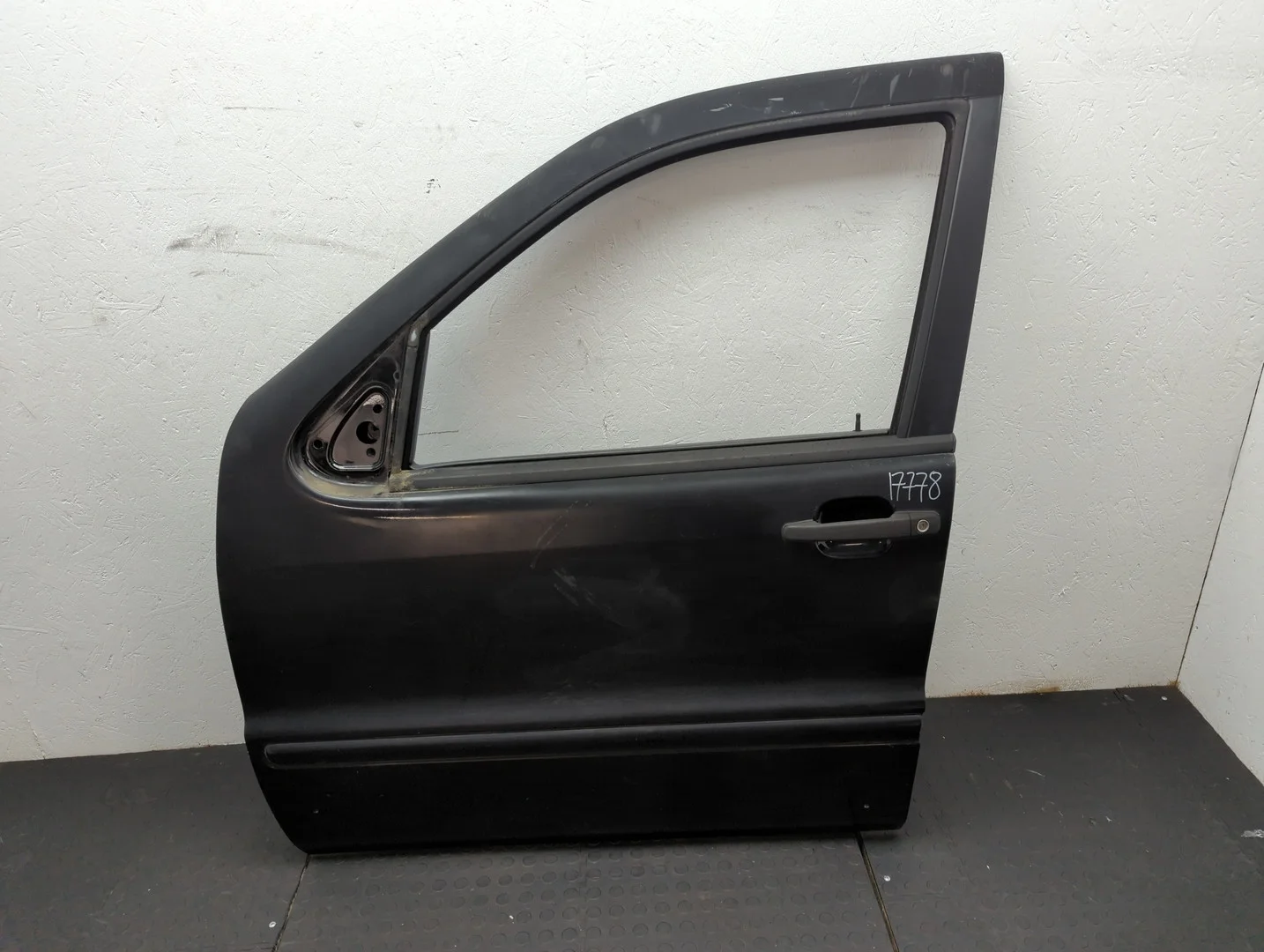 Дверь боковая (легковая) Mercedes-Benz ML W163 1997-2005 КПП автомат 4х4 (АКПП) M112.970 Бензин 3.7 л Инжектор