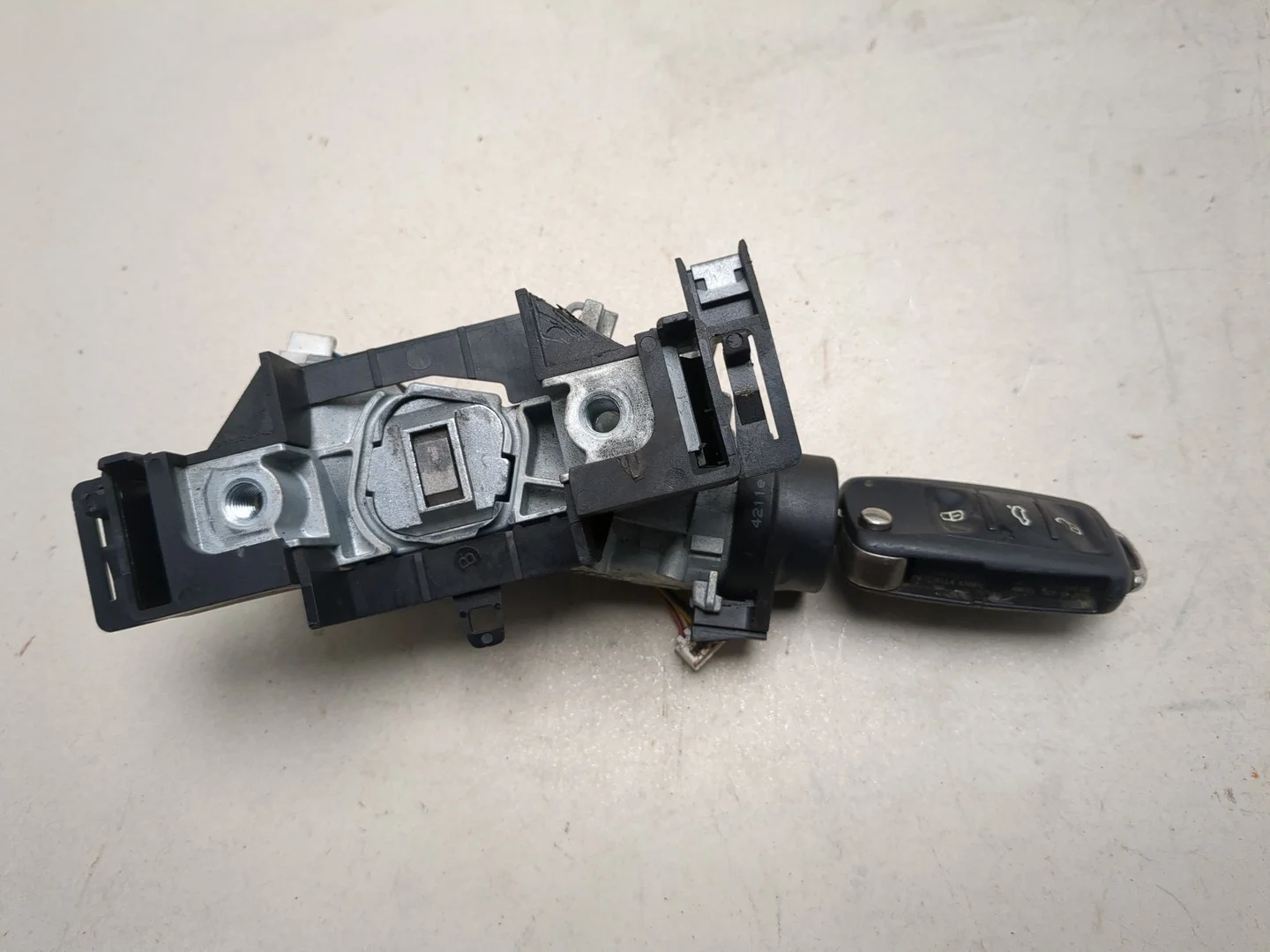 Замок зажигания Skoda Octavia (A5) 2004-2013 КПП 5-ст.мех.(МКПП) CAYC Дизель 1.6 л TDI