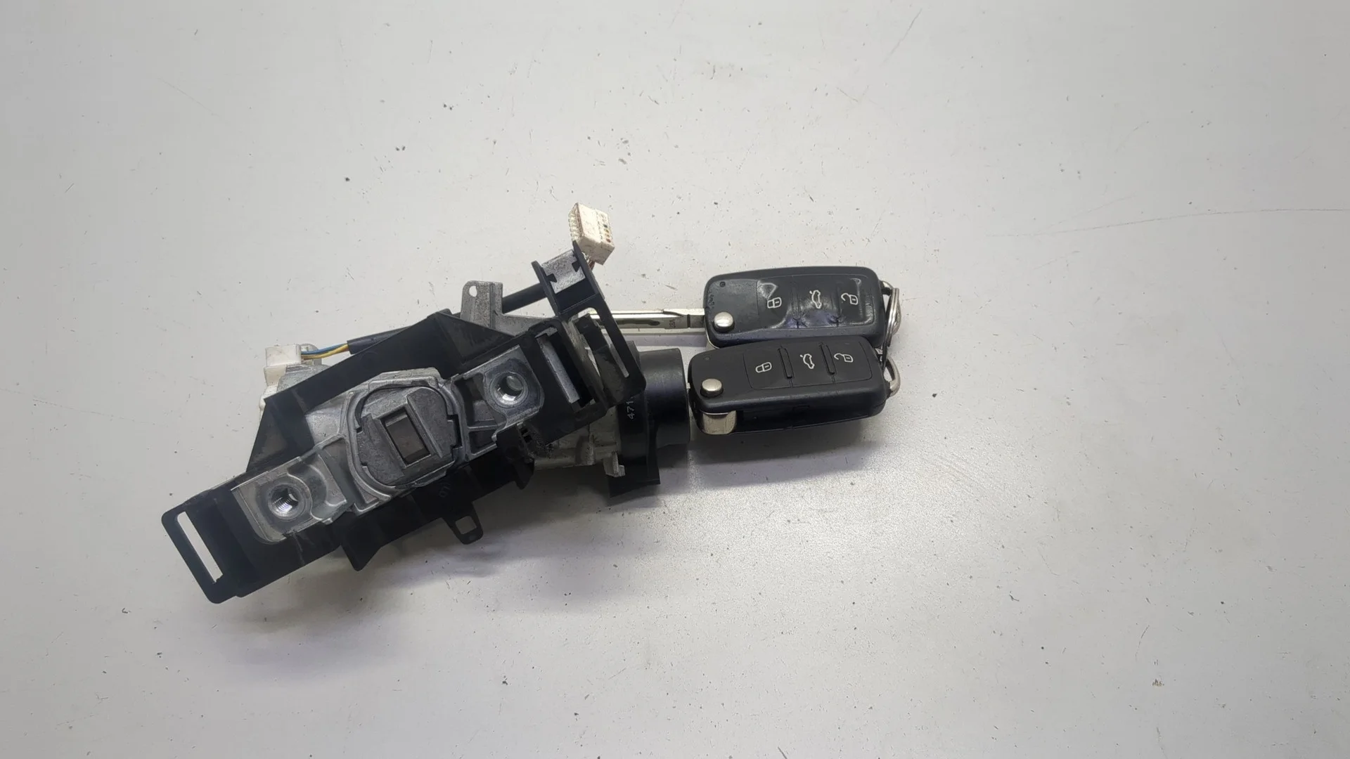 Замок зажигания Skoda Octavia (A5) 2004-2013 КПП 5-ст.мех.(МКПП) CAYC Дизель 1.6 л TDI