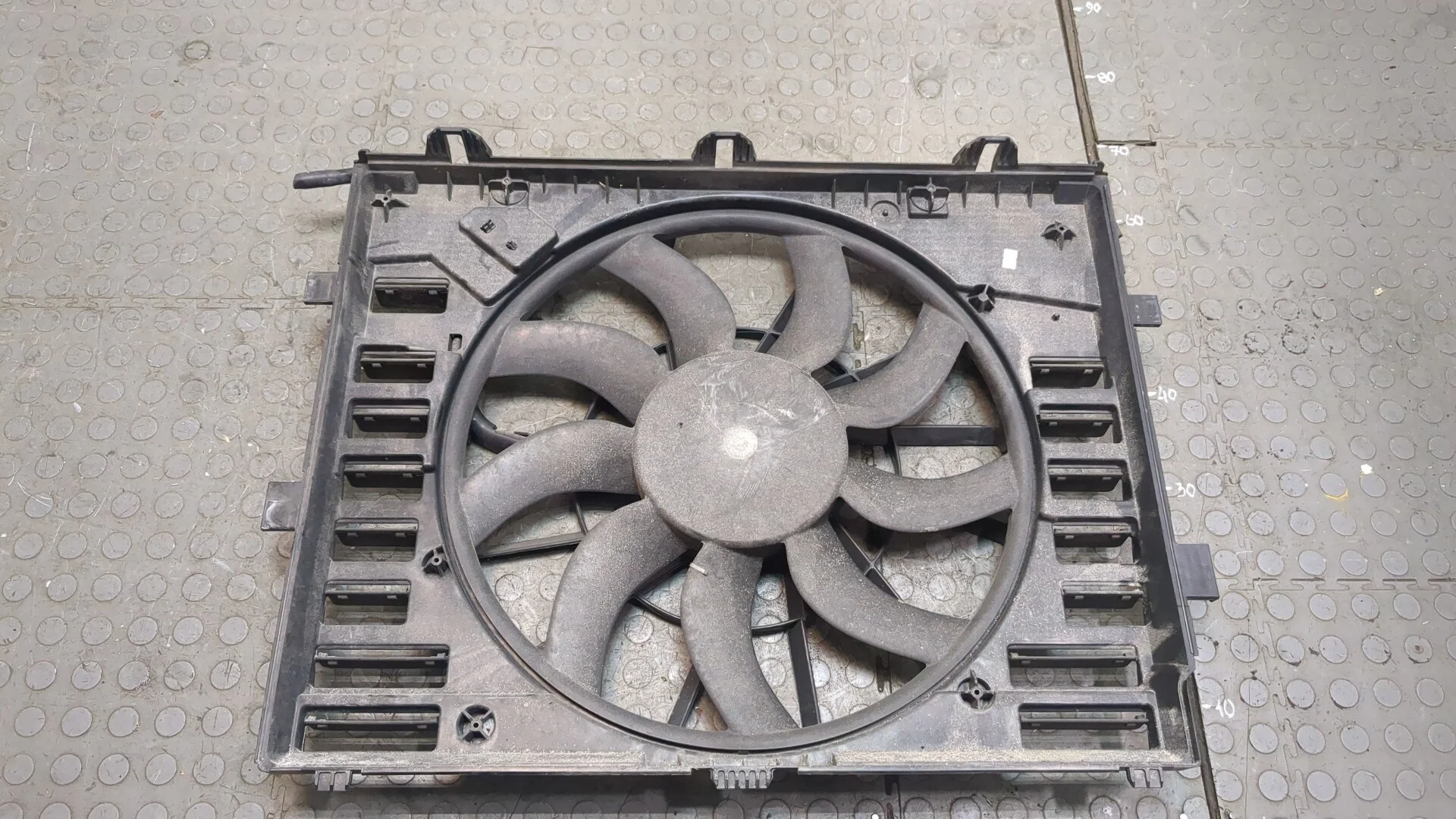 Вентилятор радиатора Porsche Cayenne 2010-2018 КПП автомат 4х4 (АКПП) M55.02 Бензин 3.6 л Инжектор