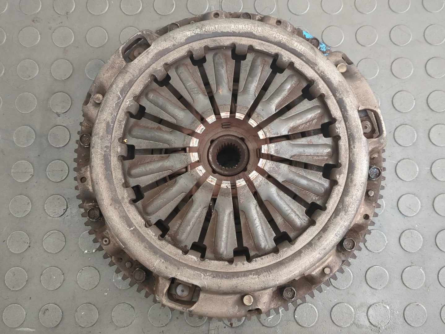 Маховик Nissan Pathfinder 2004-2014 КПП 6-ст.мех 4х4 (МКПП) YD25DDTI Дизель 2.5 л DCI