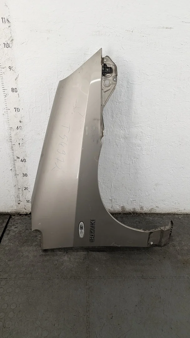 Крыло Suzuki Liana 2001-2008 КПП 5-ст.мех.(МКПП) M16A Бензин 1.6 л Инжектор