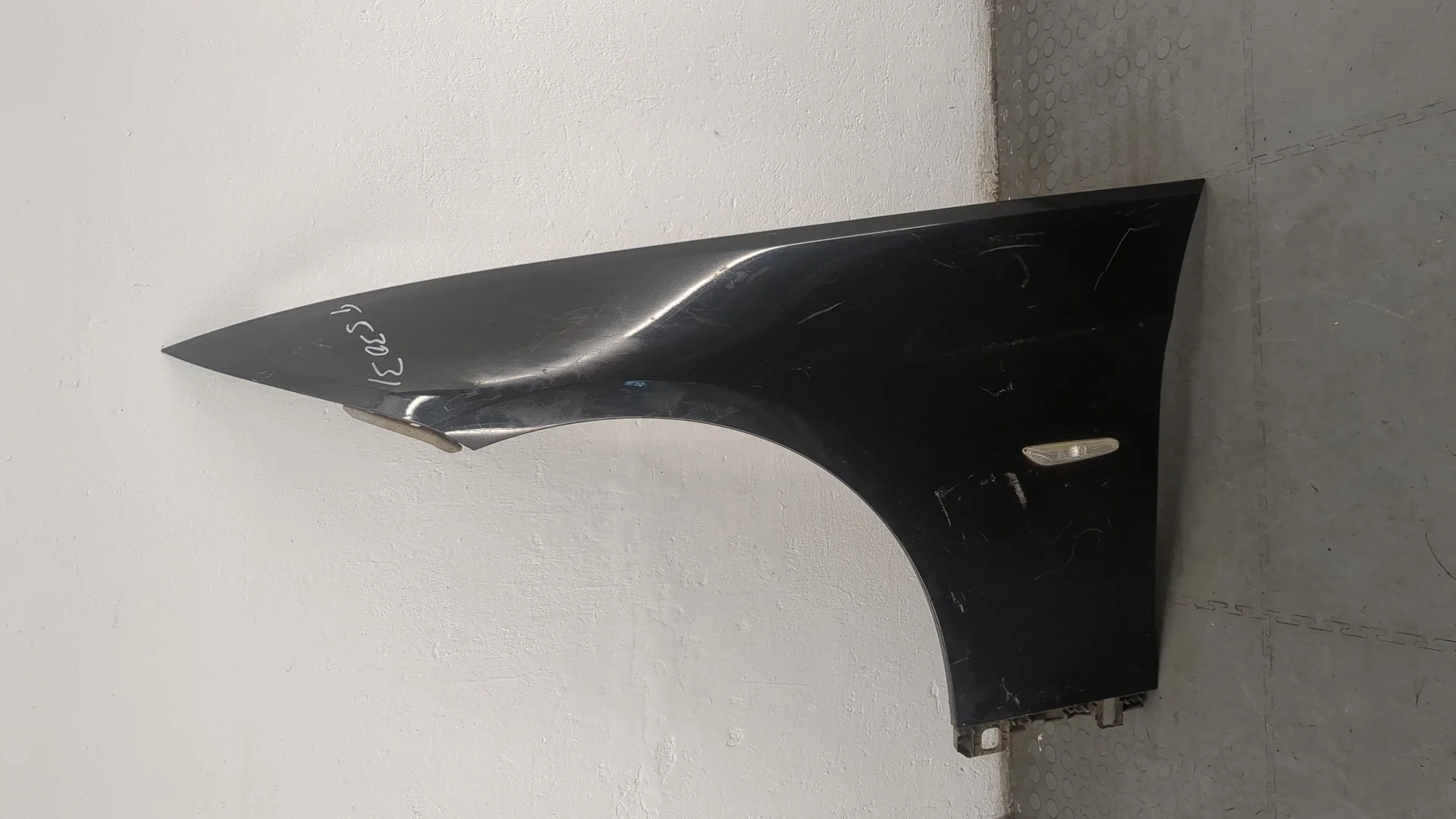 Крыло BMW 3 E90, E91, E92, E93 2005-2012 КПП автомат (АКПП) N53B30A Бензин 3 л Инжектор