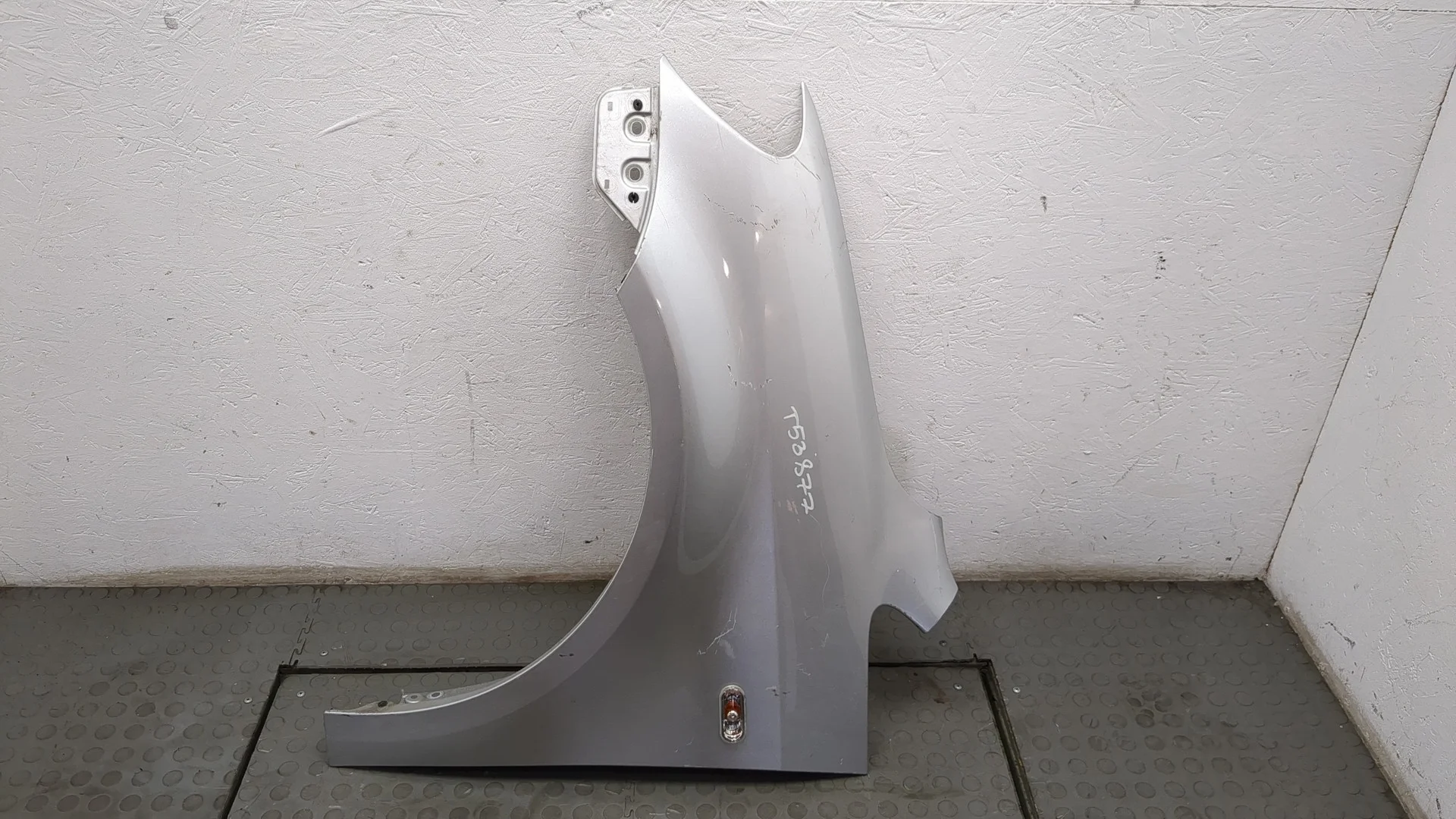 Крыло Volkswagen Caddy 2004-2015 КПП 5-ст.мех.(МКПП) CAYD Дизель 1.6 л TDI