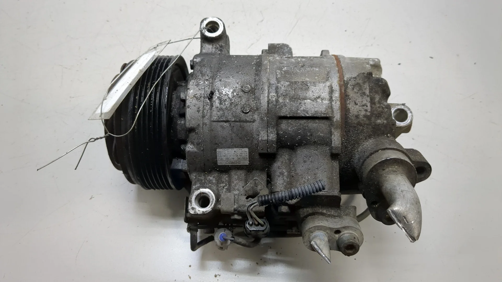 Компрессор кондиционера BMW X1 (E84) 2009-2015 КПП автомат 4х4 (АКПП) N47D20D Дизель 2 л Турбо