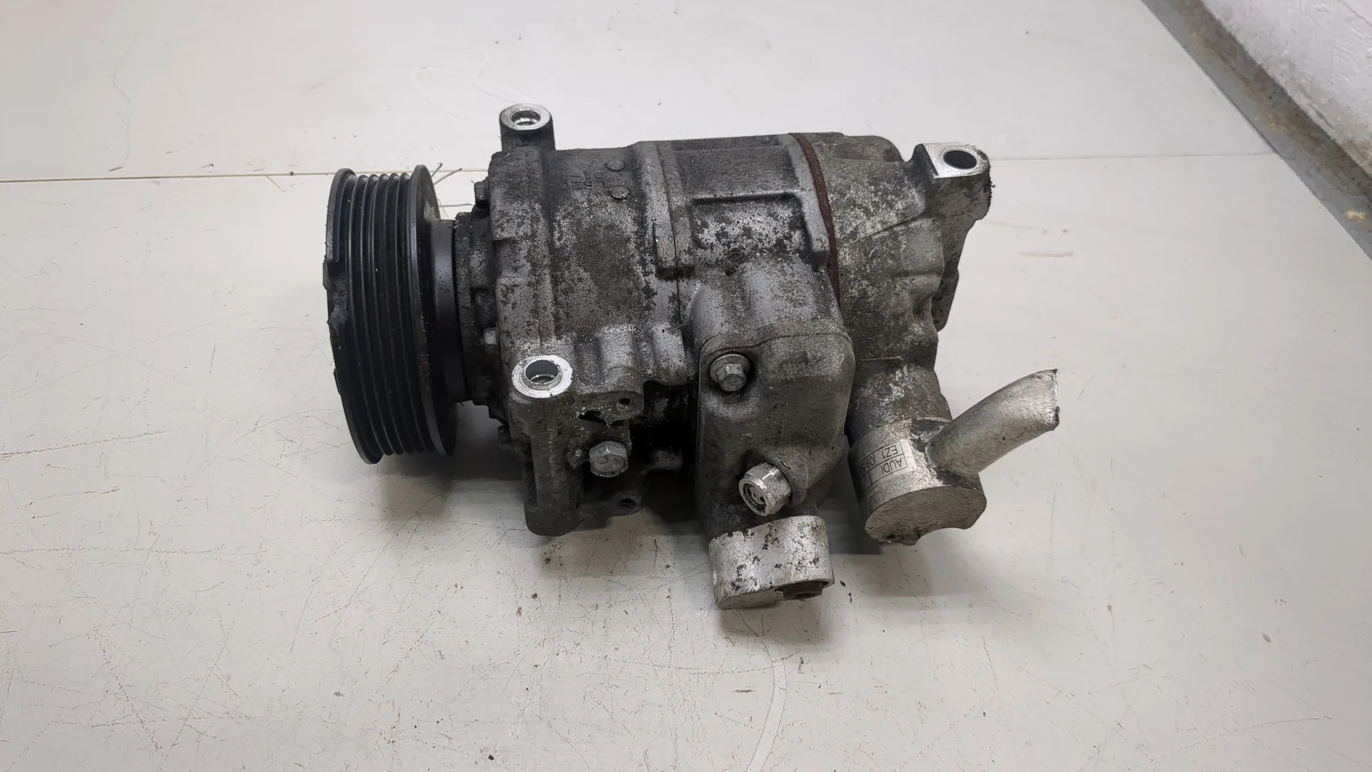 Компрессор кондиционера Audi A4 (B8) 2007-2015 КПП 6-ст.мех.(МКПП) CAGB Дизель 2 л TDI