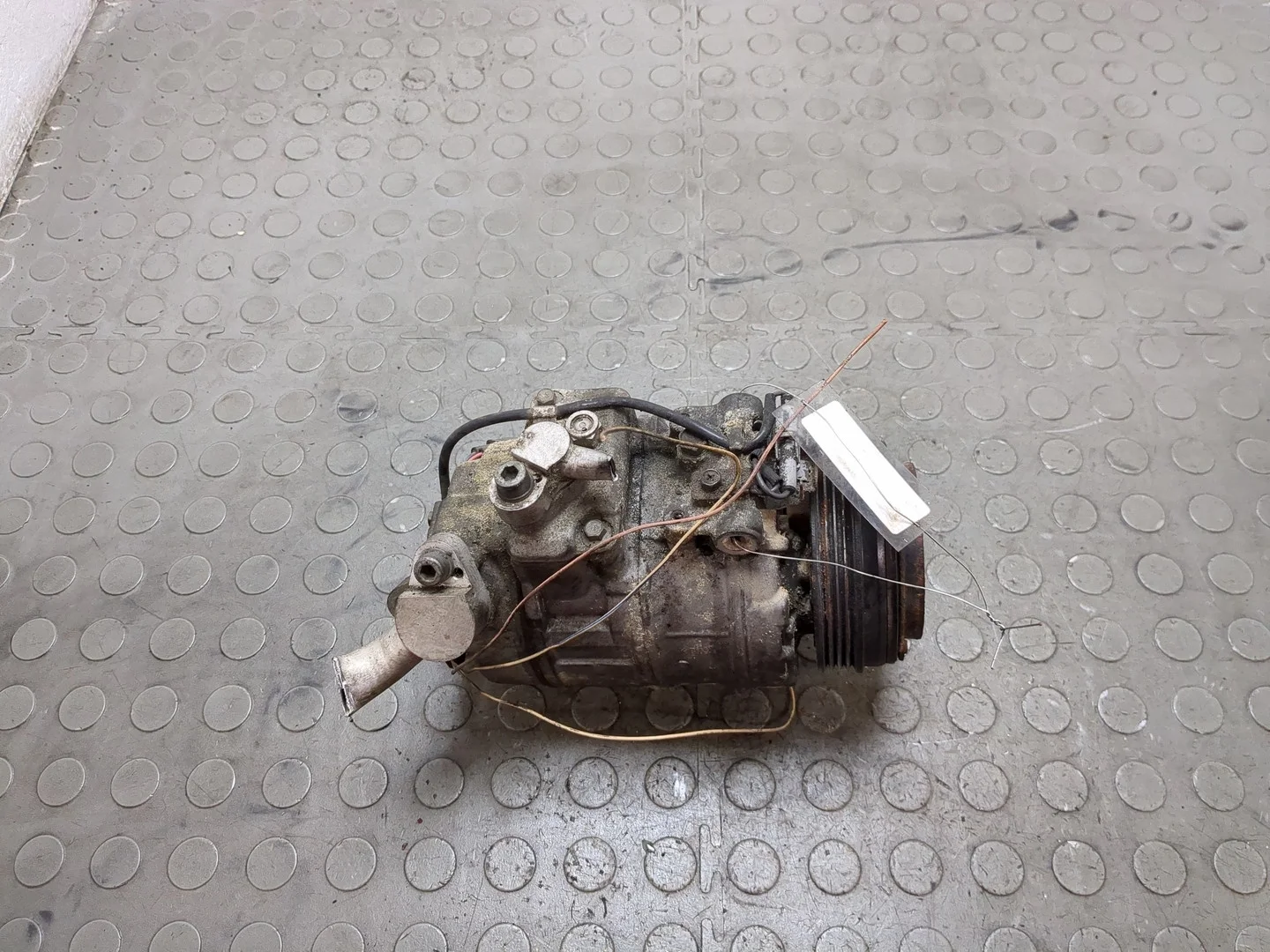 Компрессор кондиционера BMW 5 F10 2010-2017 КПП автомат 4х4 (АКПП) N63B44A Бензин 4.4 л Турбо-инжектор