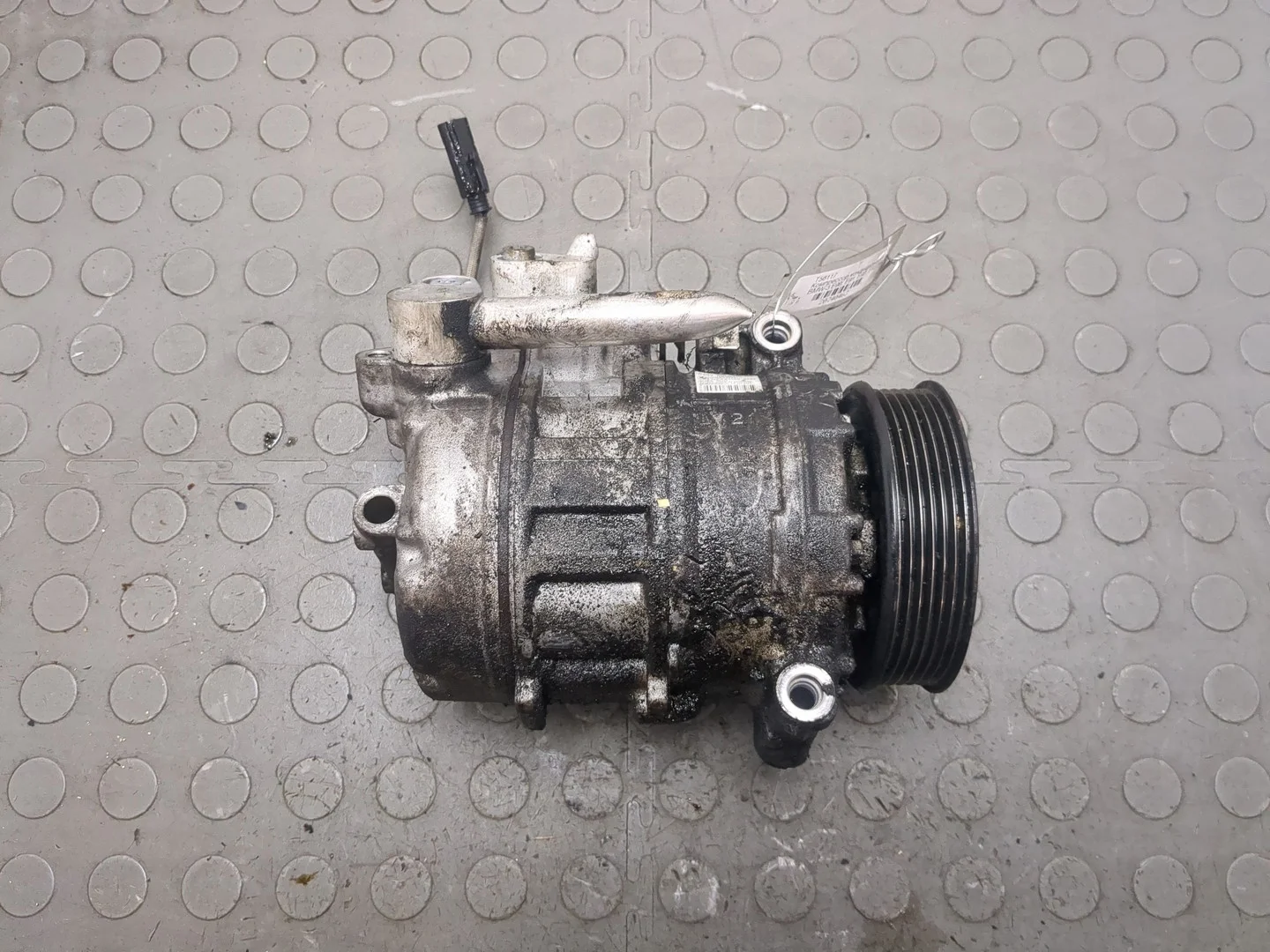 Компрессор кондиционера BMW 3 E90, E91, E92, E93 2005-2012 КПП автомат (АКПП) N52B25A Бензин 2.5 л Инжектор