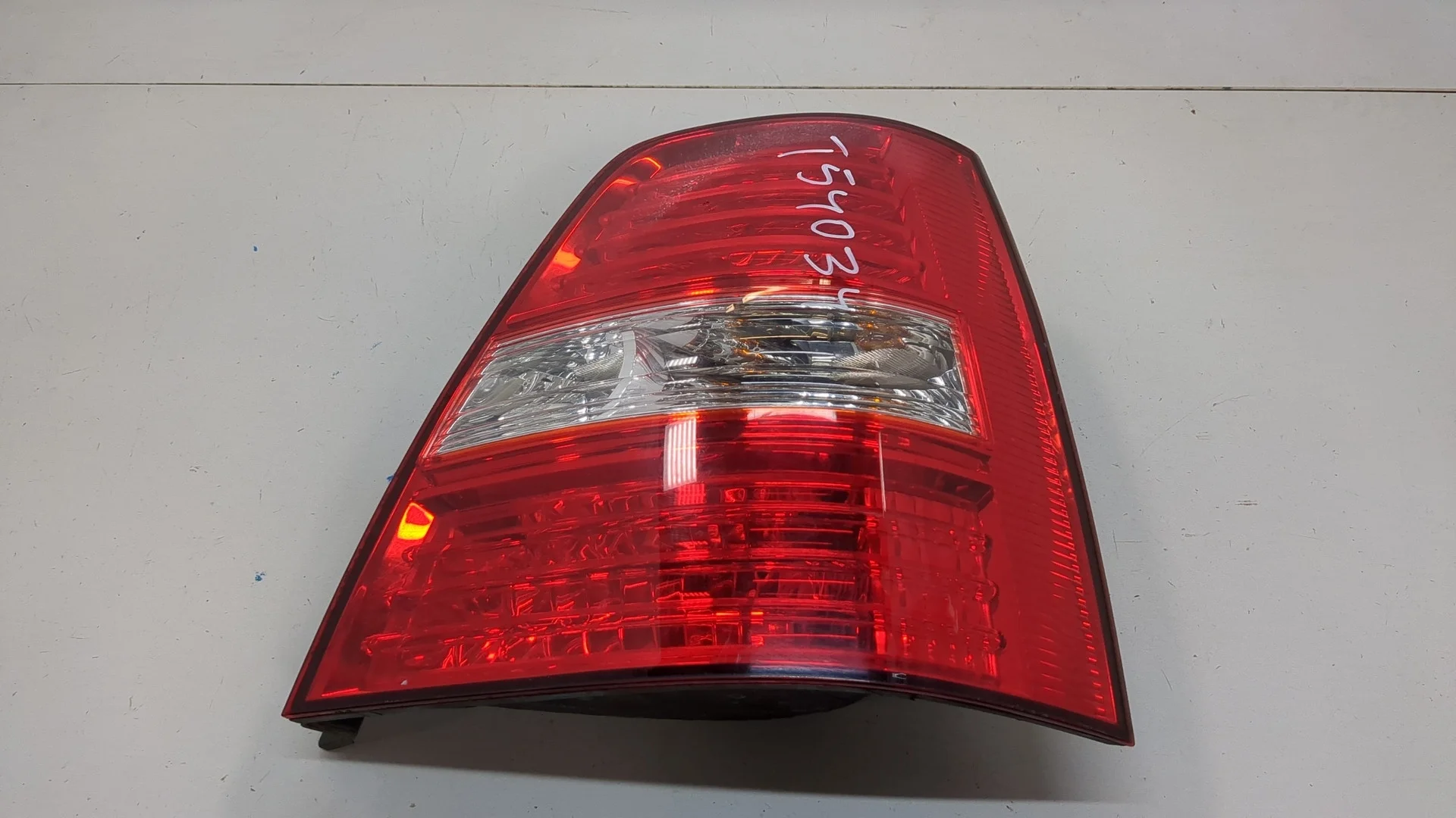 Фонарь (задний) Kia Sorento BL 2002-2011 КПП 5-ст.мех 4х4 (МКПП) D4CB Дизель 2.5 л CRDi