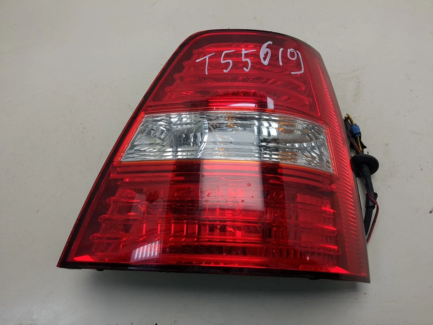 Фонарь (задний) Kia Sorento BL 2002-2011 КПП 5-ст.мех 4х4 (МКПП) D4CB Дизель 2.5 л