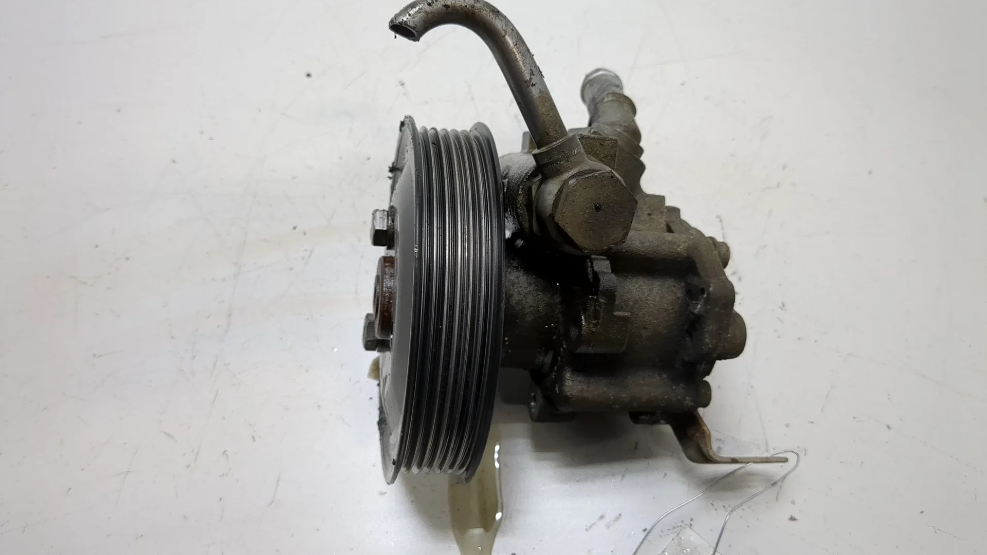 Насос гидроусилителя руля (ГУР) BMW X1 (E84) 2009-2015 КПП автомат 4х4 (АКПП) N47D20D Дизель 2 л Турбо