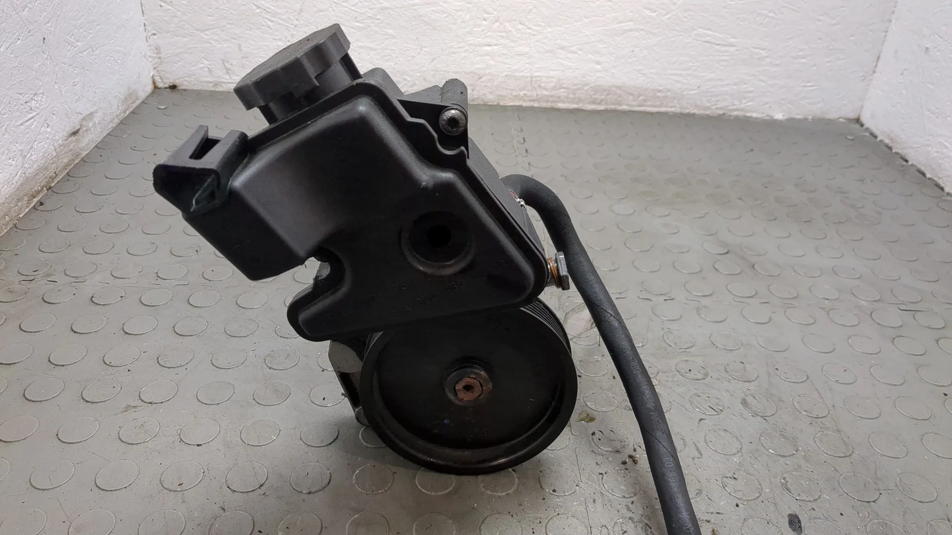 Насос гидроусилителя руля (ГУР) Mercedes-Benz GL-Class X164 2006-2012 КПП автомат 4х4 (АКПП) M273.923 Бензин 4.7 л Инжектор