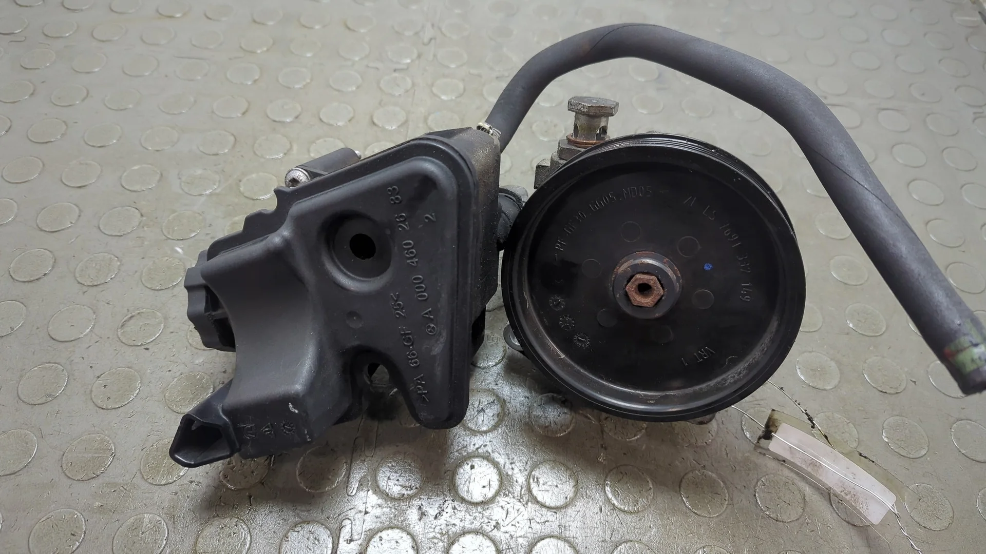 Насос гидроусилителя руля (ГУР) Mercedes-Benz GL-Class X164 2006-2012 КПП автомат 4х4 (АКПП) M273.963 Бензин 5.5 л Инжектор