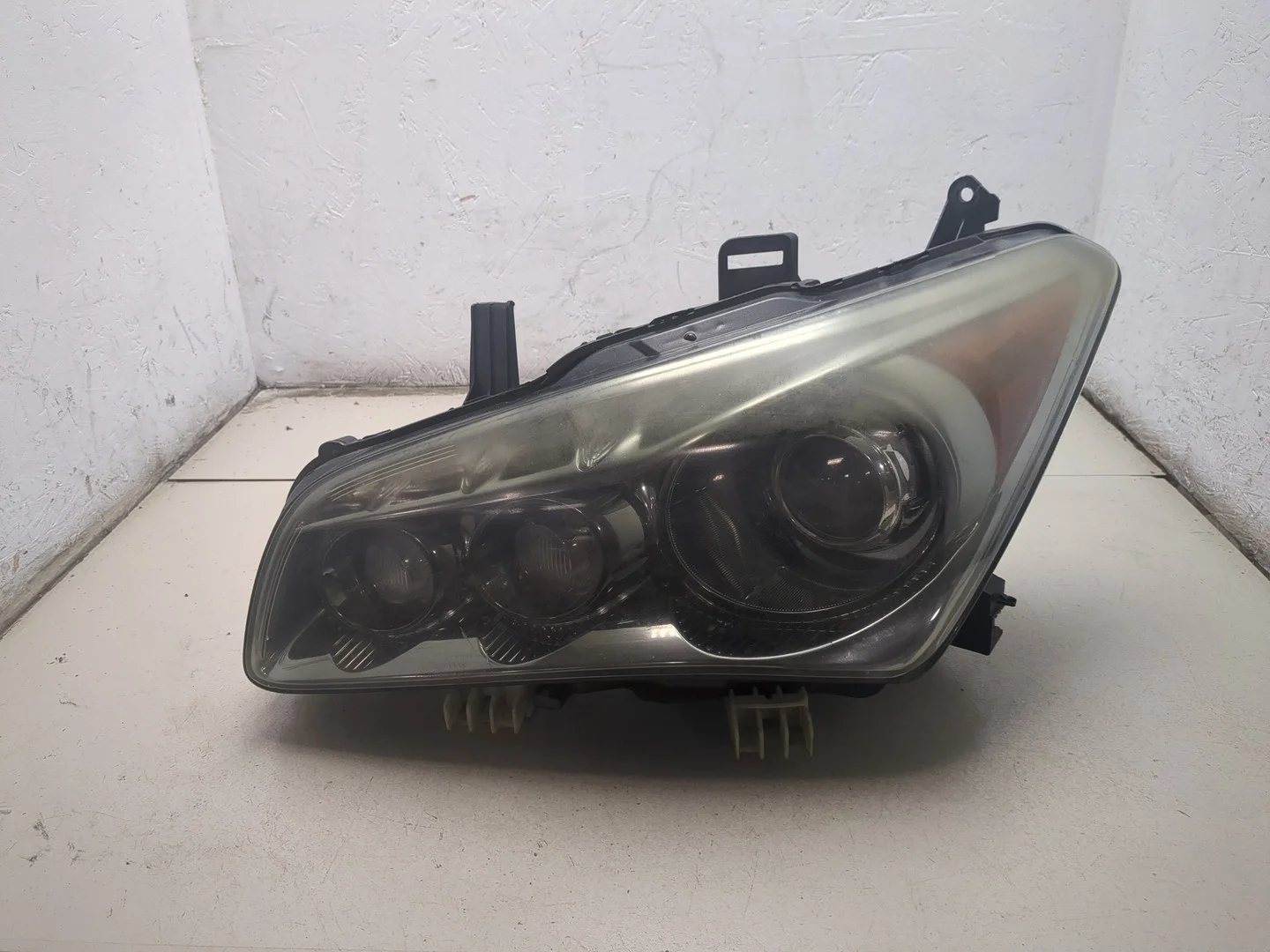 Фара (передняя) Infiniti QX56 2010-2013 КПП автомат 4х4 (АКПП) VK56VD Бензин 5.6 л Инжектор