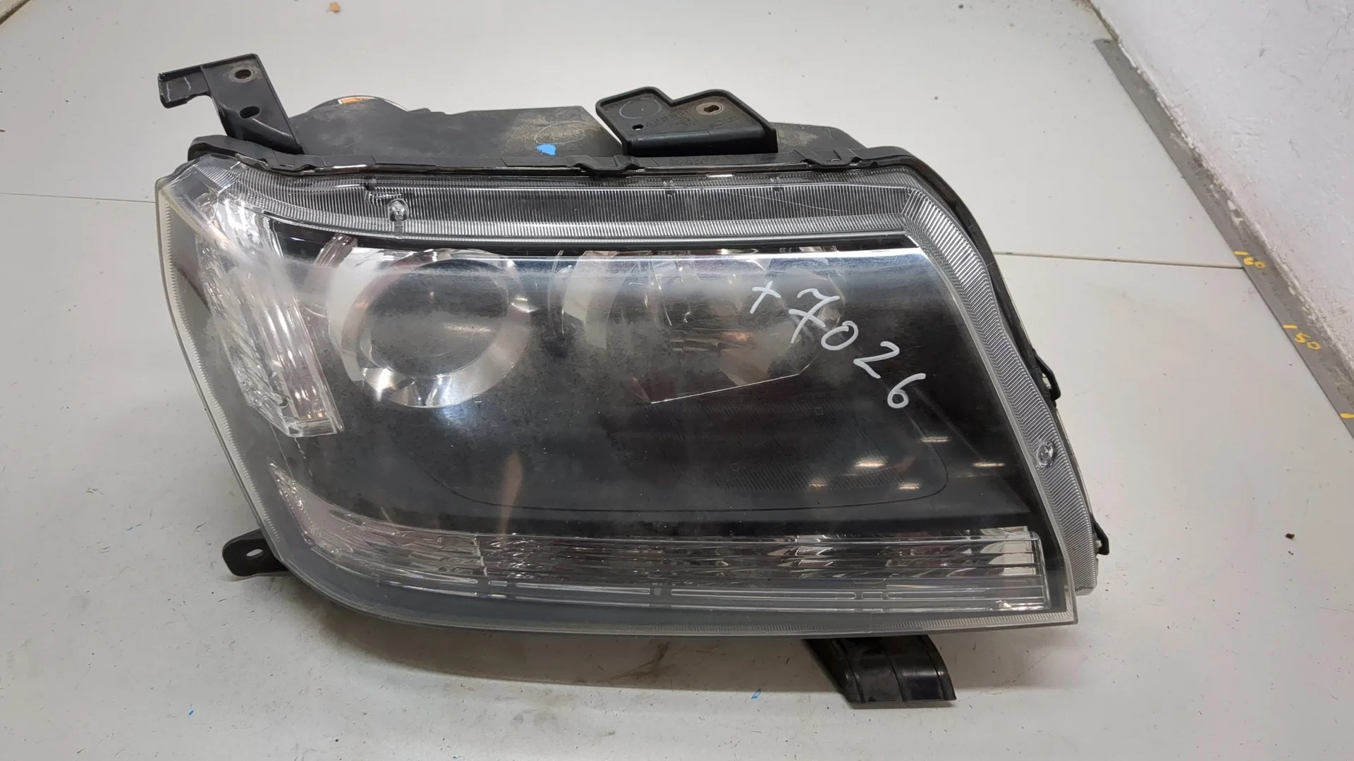 Фара (передняя) Suzuki Grand Vitara 2005-2016 КПП 5-ст.мех 4х4 (МКПП) F9Q Дизель 1.9 л DCI