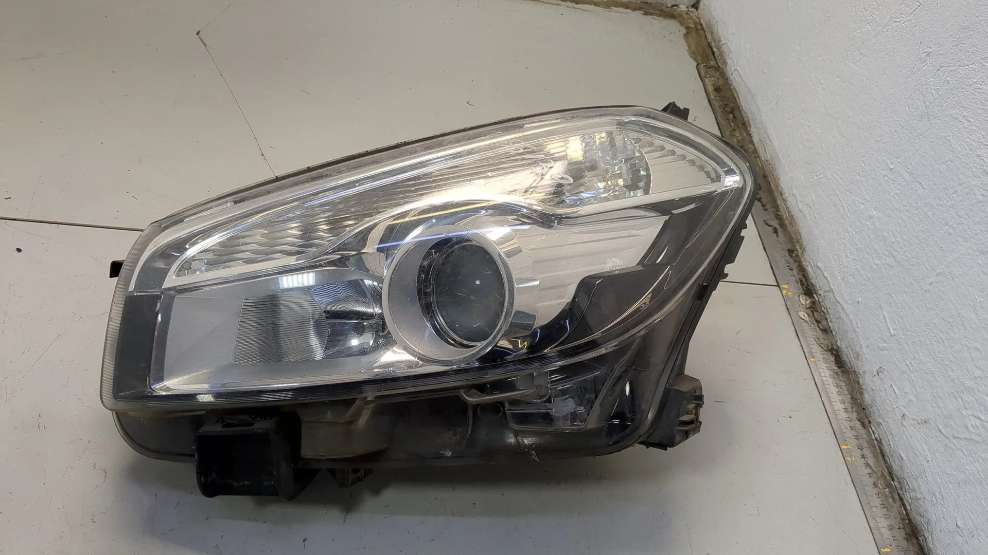 Фара (передняя) Nissan Qashqai 2006-2013 КПП 6-ст.мех.(МКПП) K9K Дизель 1.5 л