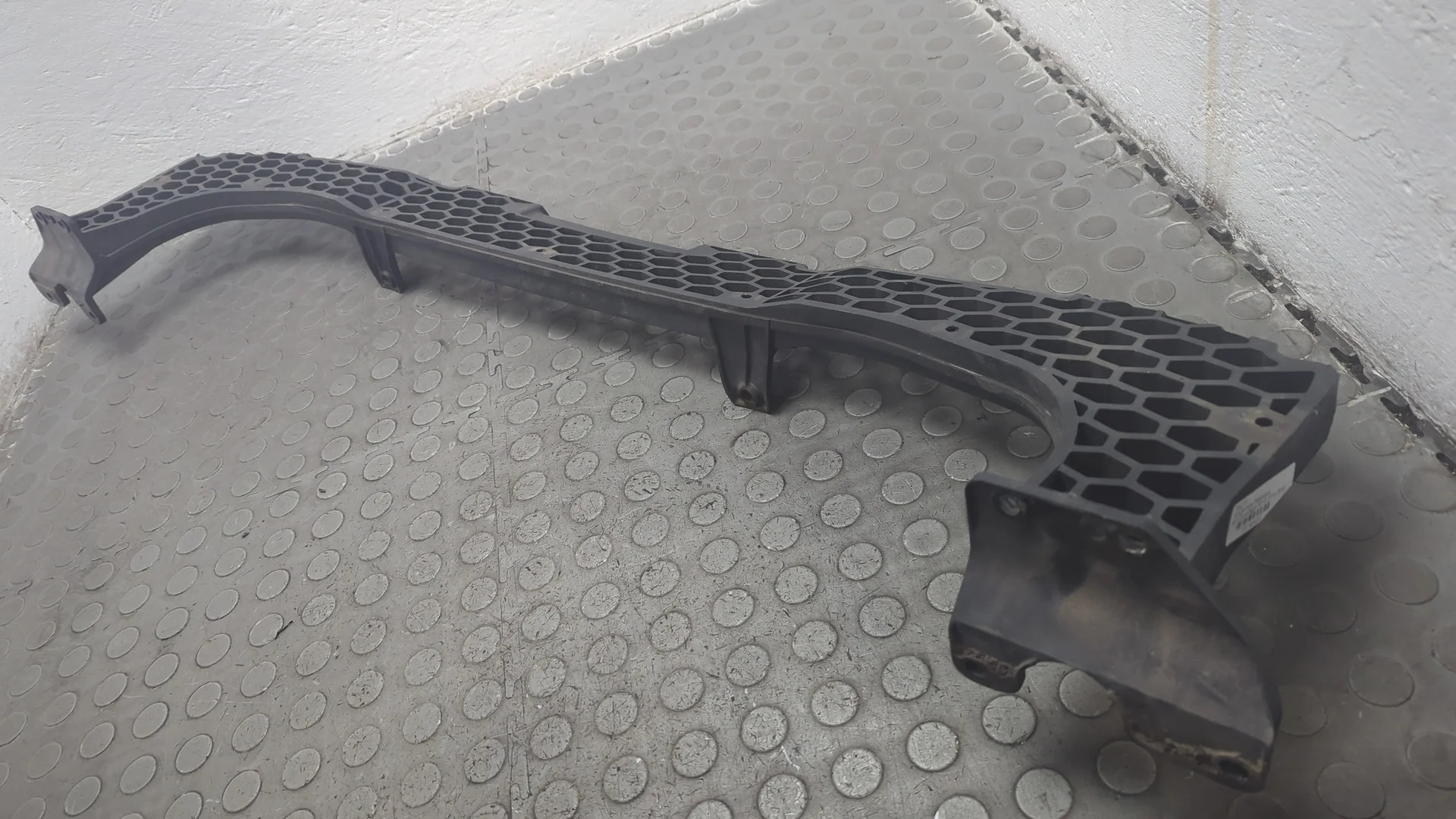 Усилитель бампера Kia Sportage 2010-2016 КПП 6-ст.мех.(МКПП) D4FD Дизель 1.7 л CRDi