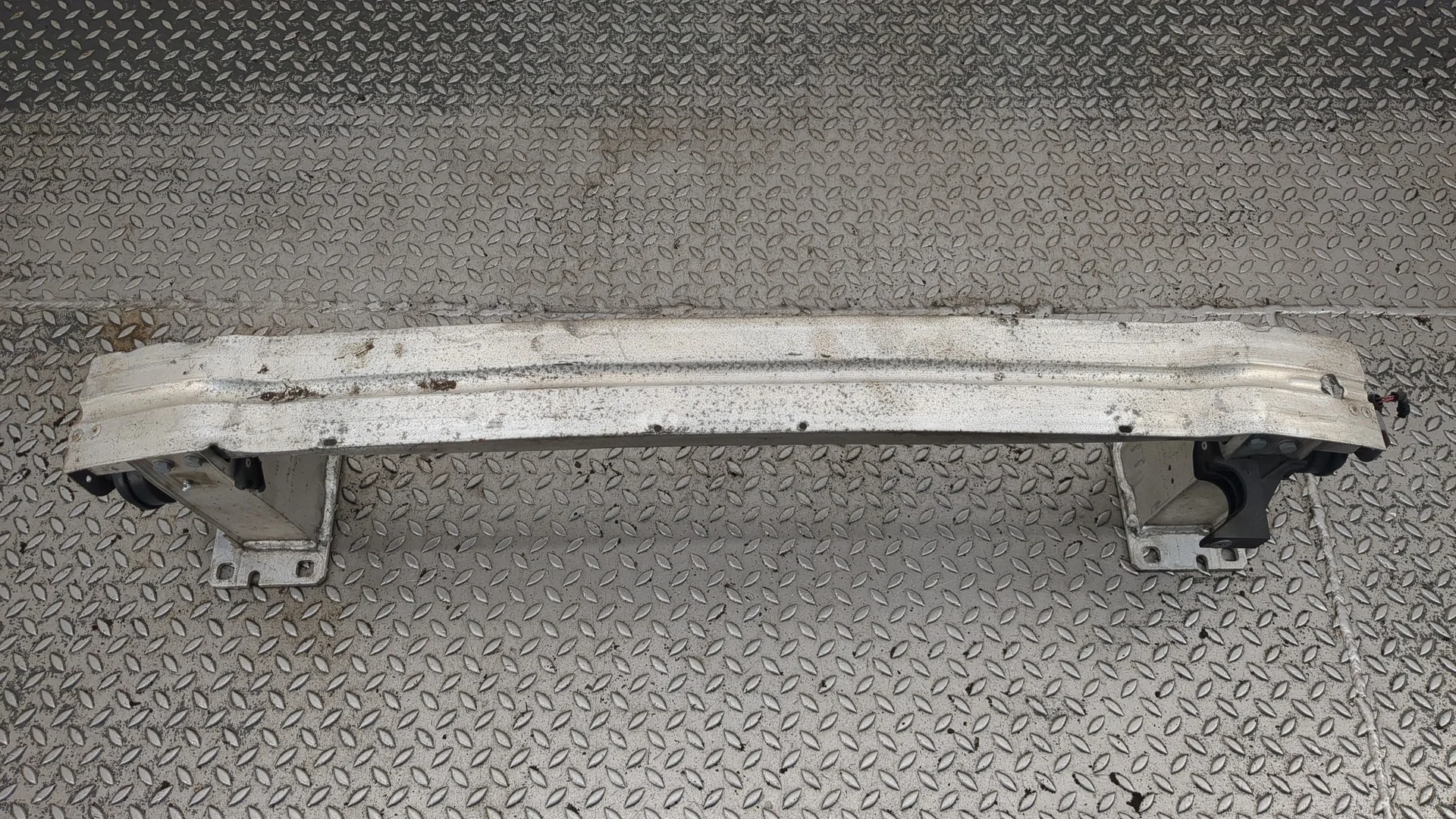 Усилитель бампера Audi Q5 2008-2017 КПП автомат 4х4 (АКПП) CTUD Бензин 3 л TFSI