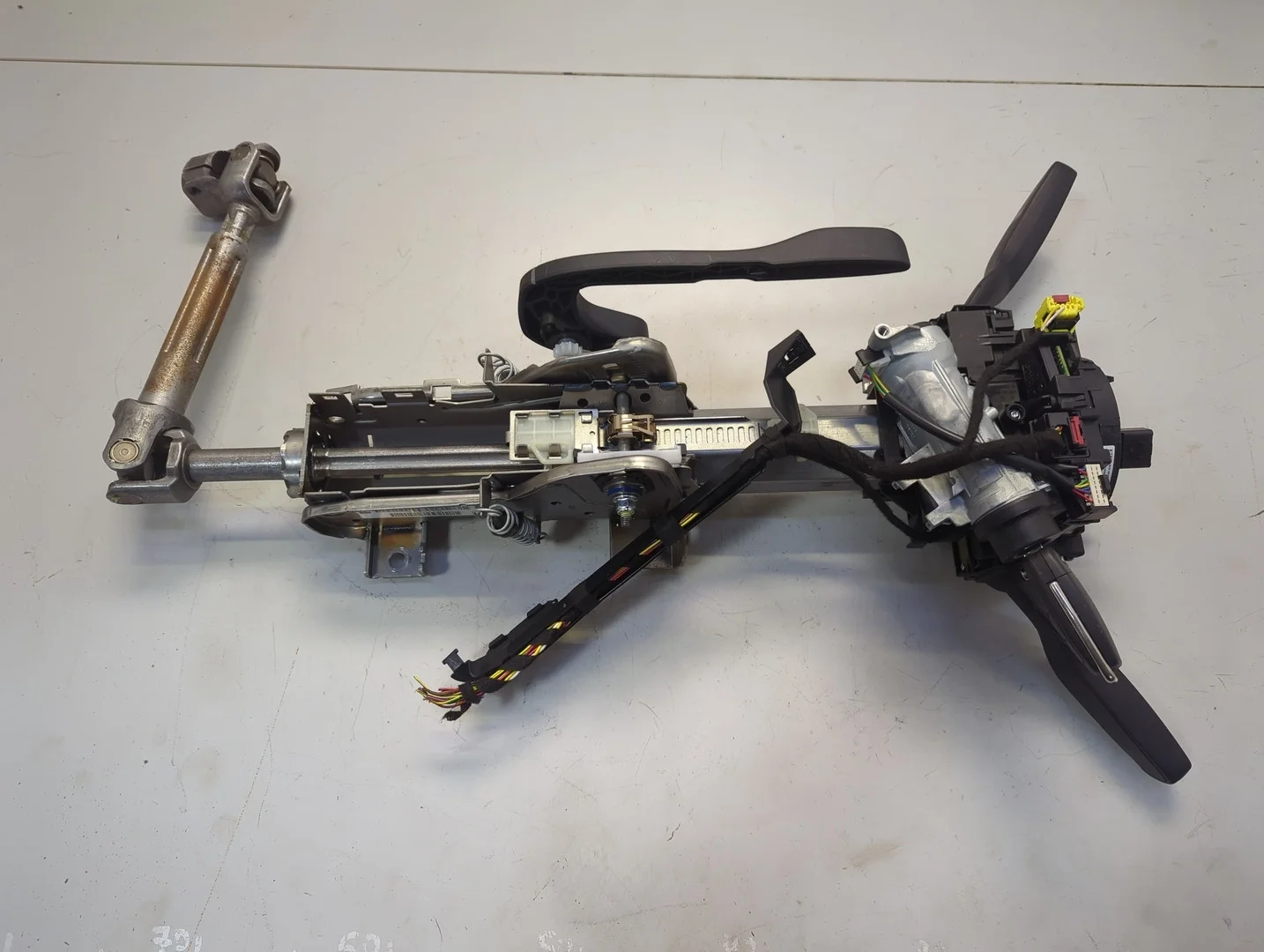 Колонка рулевая Audi A3 (8V) 2012-2020 КПП 6-ст.мех.(МКПП) CLHA Дизель 1.6 л TDI