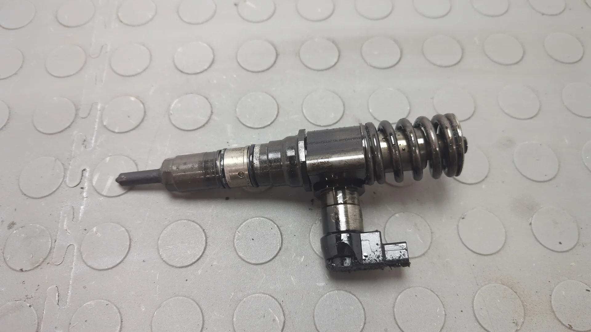 Форсунка топливная Volkswagen Passat 6 2005-2010 КПП 6-ст.мех.(МКПП) BKP Дизель 2 л TDI