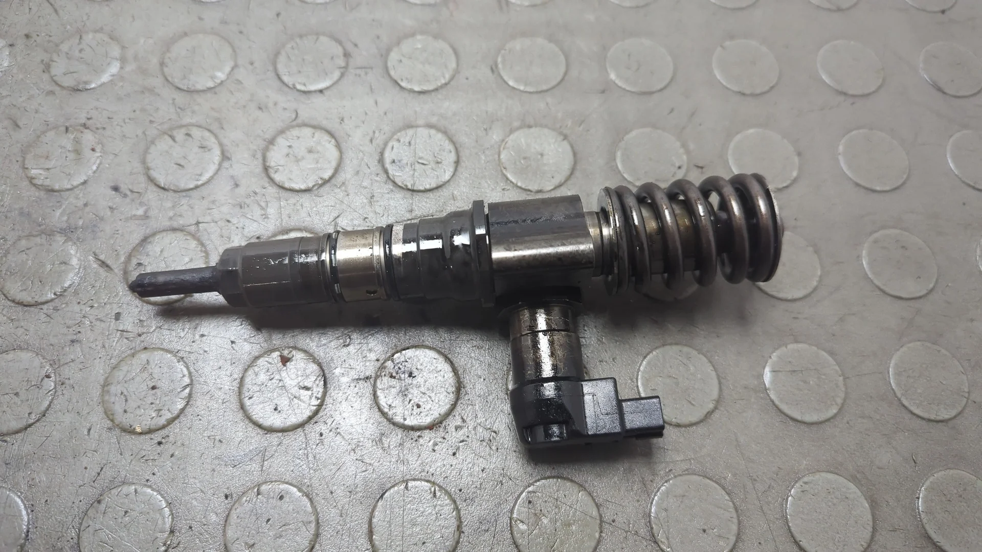 Форсунка топливная Volkswagen Passat 6 2005-2010 КПП 6-ст.мех.(МКПП) BKP Дизель 2 л TDI