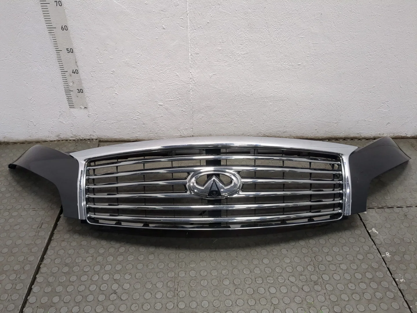 Решетка радиатора Infiniti QX56 2010-2013 КПП автомат 4х4 (АКПП) VK56VD Бензин 5.6 л Инжектор