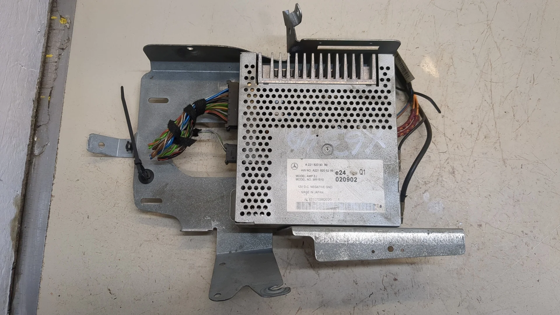 Усилитель магнитолы Mercedes-Benz S-Class W221 2005-2013 КПП автомат (АКПП) OM 642.930 Дизель 3 л CDI