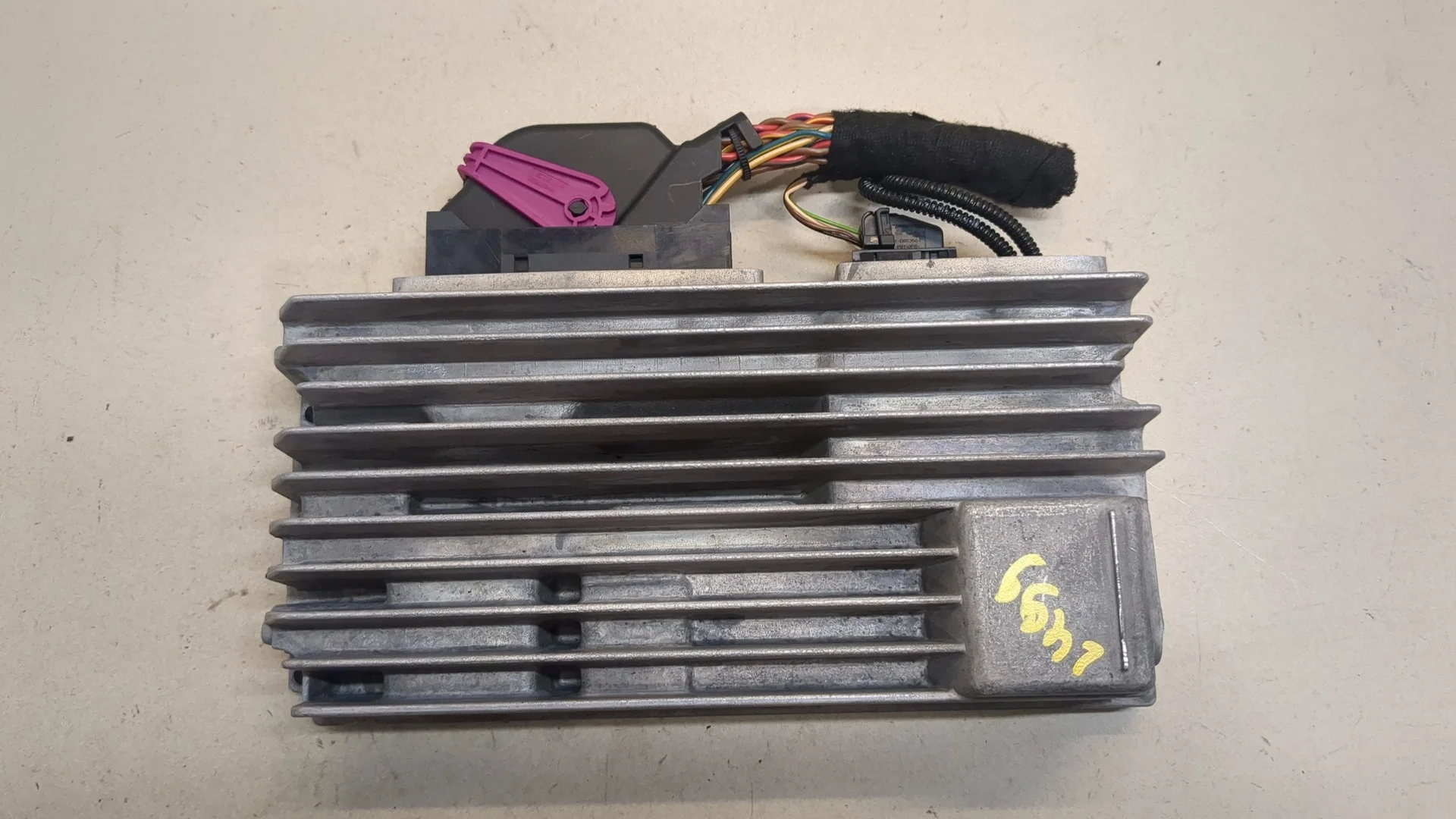 Усилитель магнитолы Audi SQ5 2013-2017 КПП автомат 4х4 (АКПП) CTUD Бензин 3 л TFSI