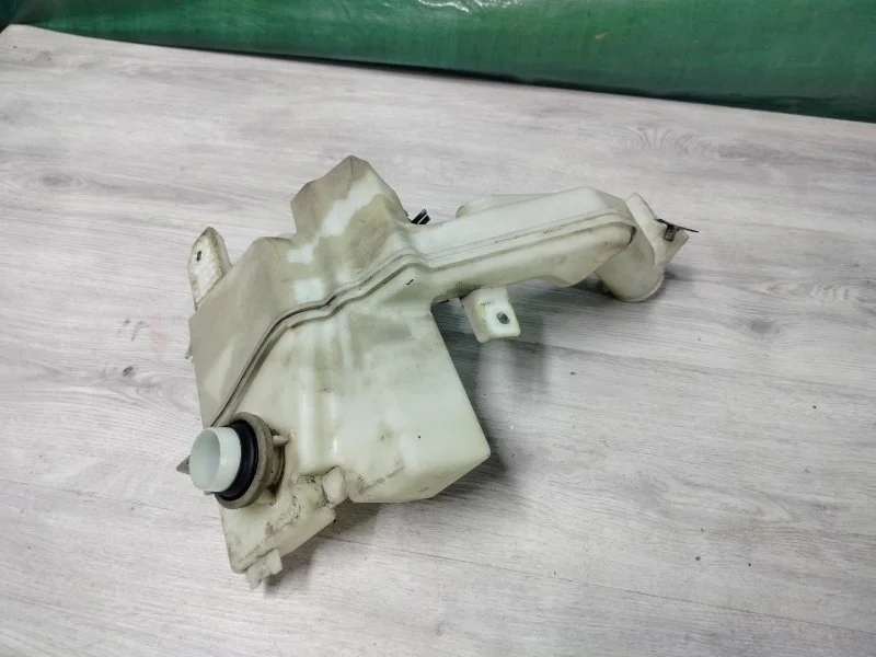 Бачок омывателя передний Volkswagen Passat 2013 B7