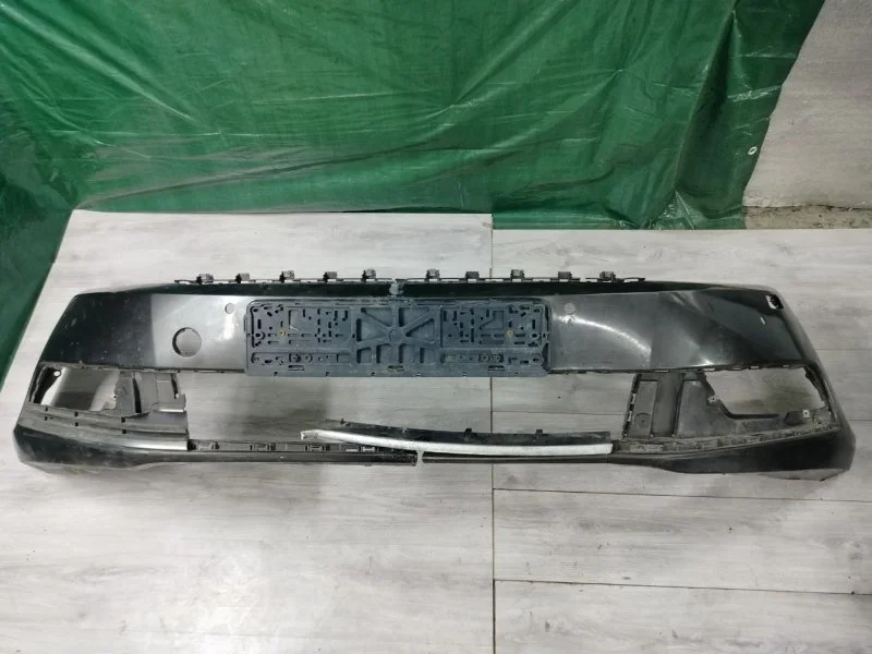 Бампер передний Volkswagen Passat 2013 B7