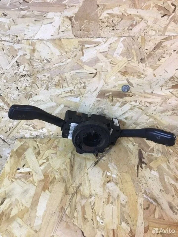 Переключатель подрулевой (стрекоза) Skoda Octavia A4